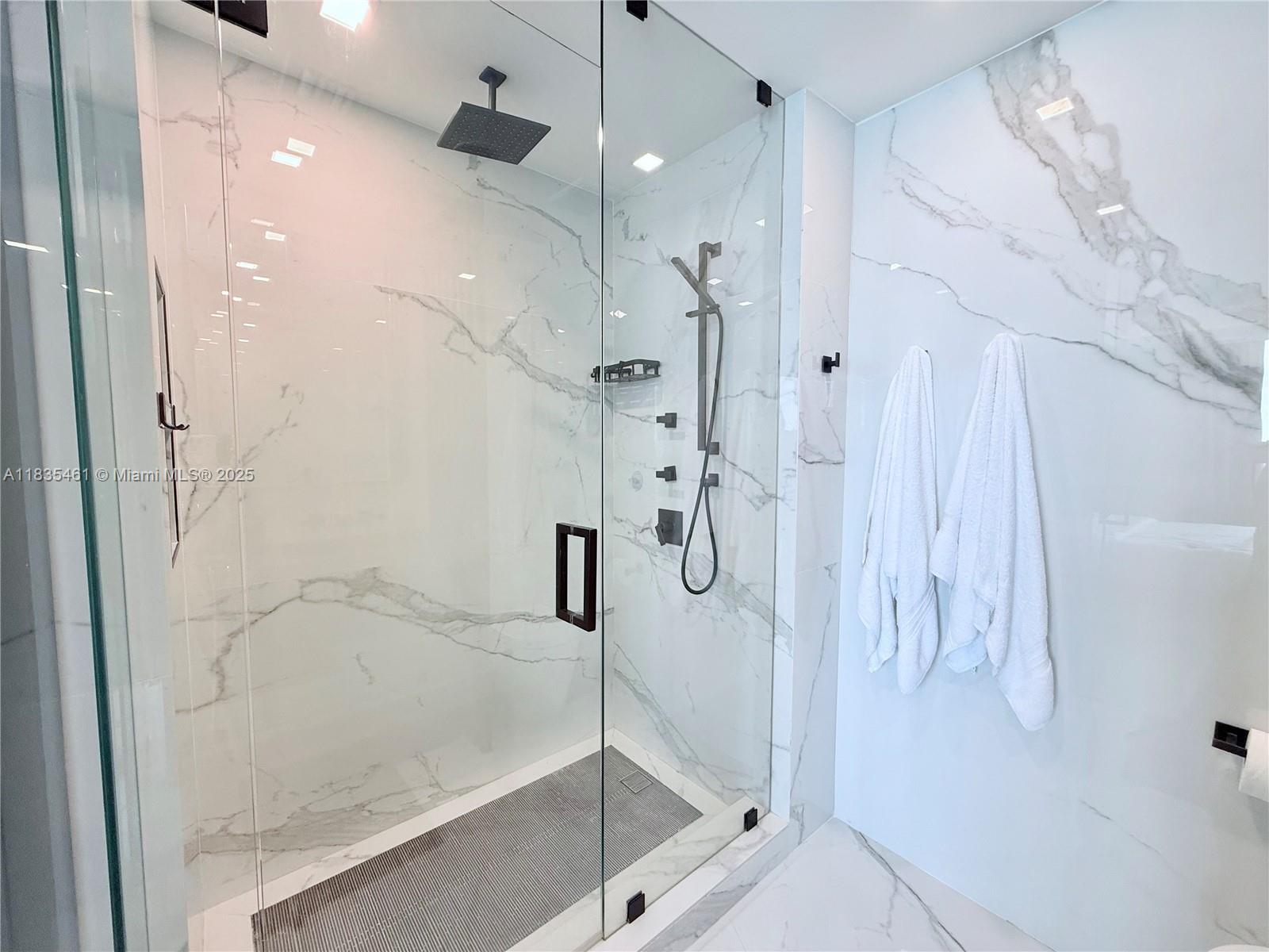 1000 S Pointe Dr #1706, Miami Beach, Florida image 20