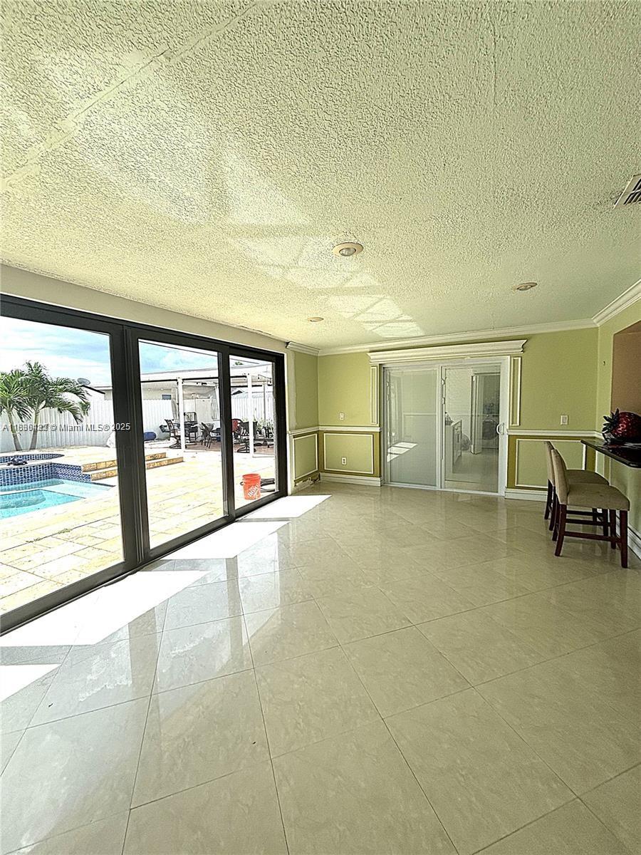 1214 W 80th St, Hialeah, Florida image 5