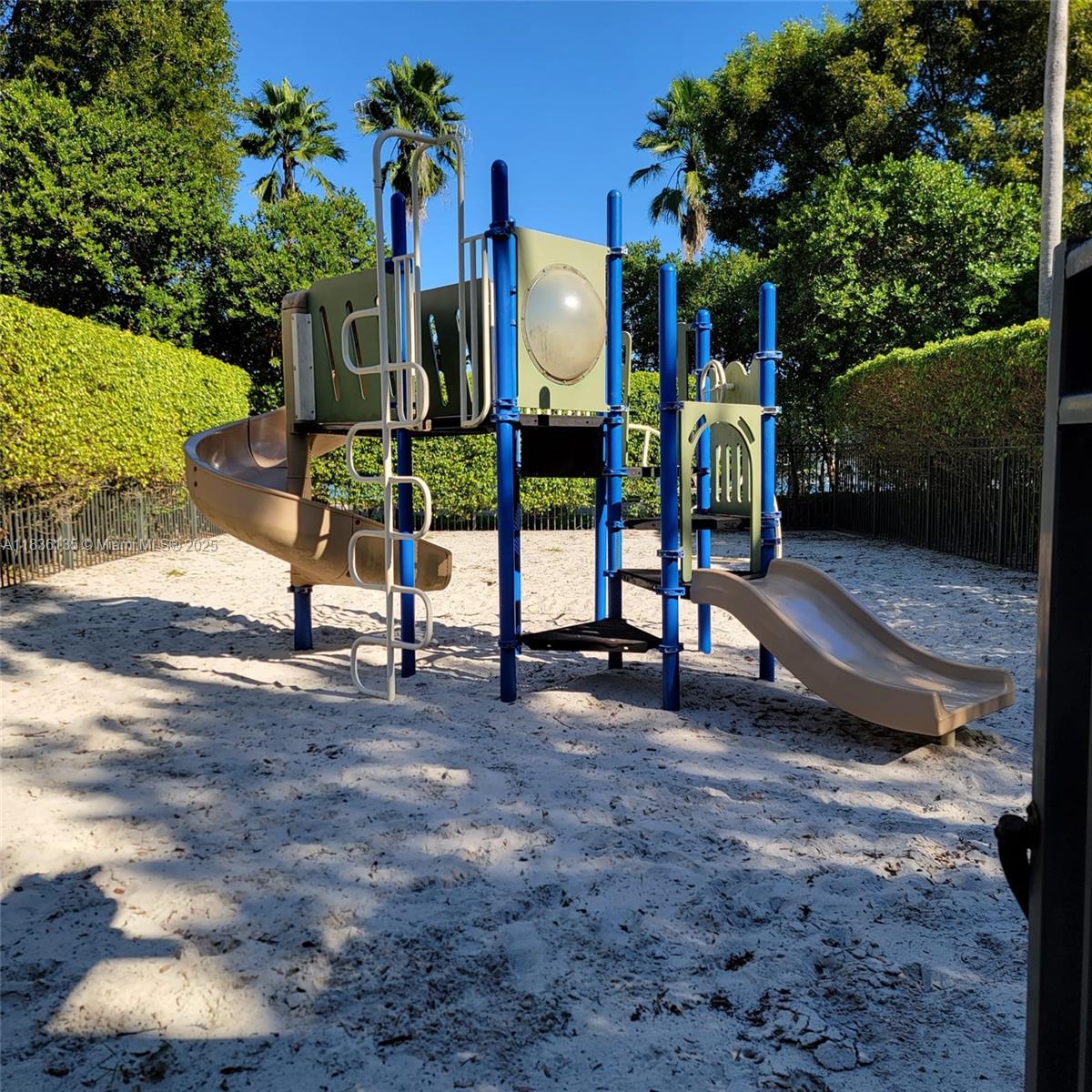 2463 Centergate Dr #103, Miramar, Florida image 7
