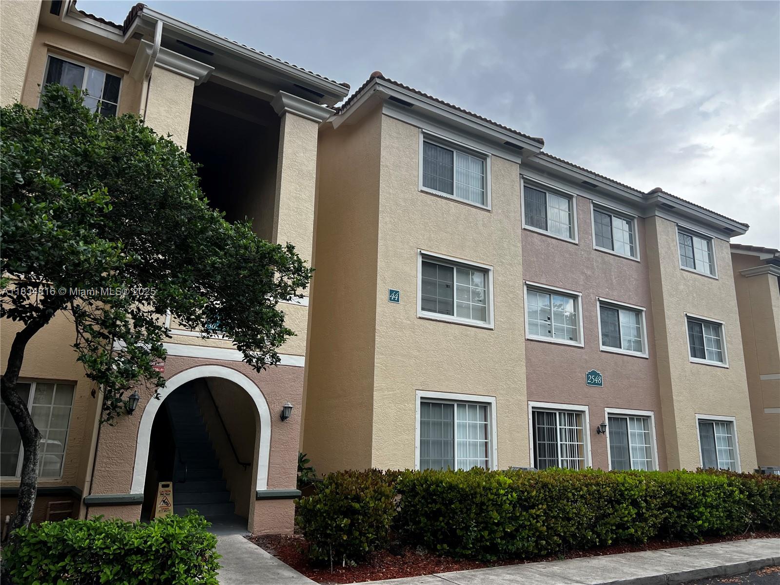 2548 Centergate Dr #301, Miramar, Florida image 2