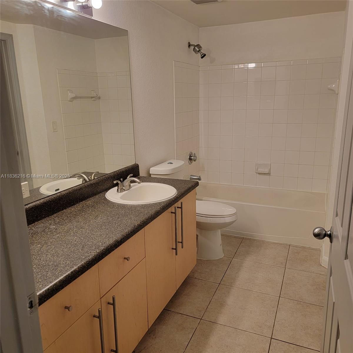 2564 Centergate Dr #204, Miramar, Florida image 15