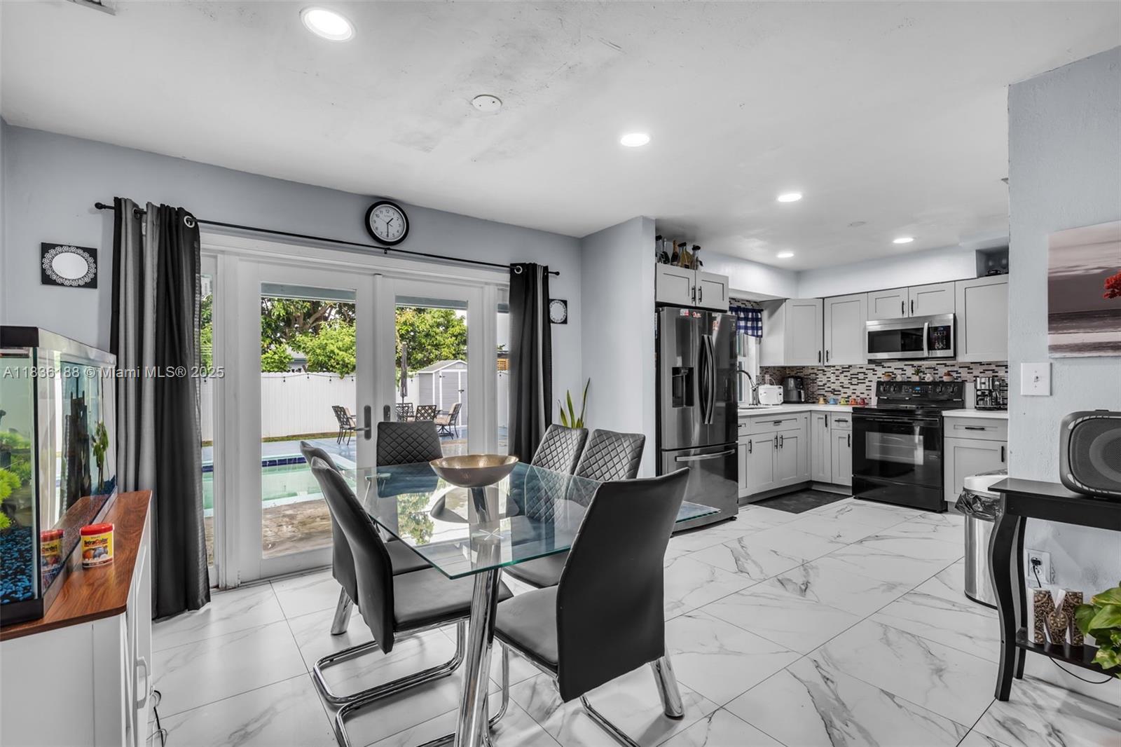 7642 Venetian St, Miramar, Florida image 14