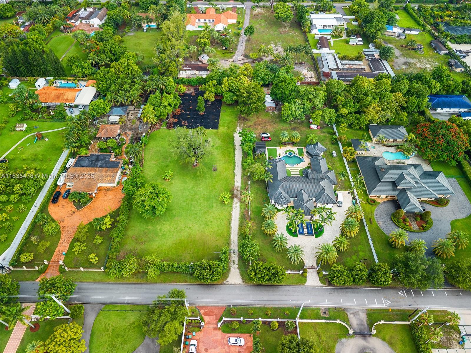 11950 SW 43rd St, Miami, Florida image 2