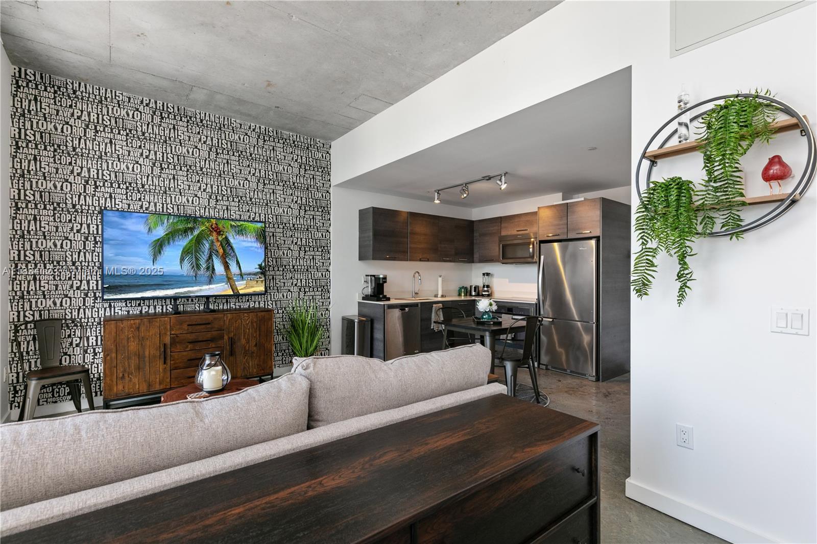 Property photo # 9