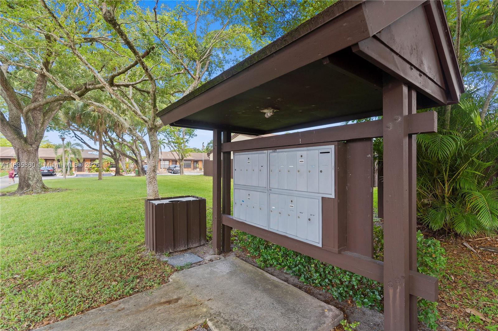 2311 Elm Ct, Pembroke Pines, Florida image 29