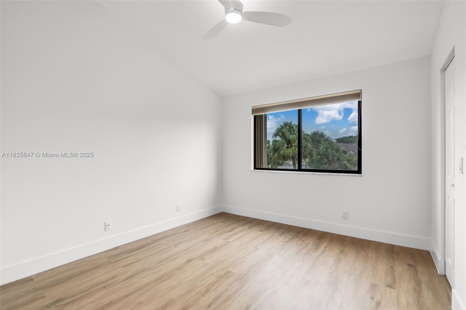 21160 Mainsail Cir #H12, Aventura, Florida image 24