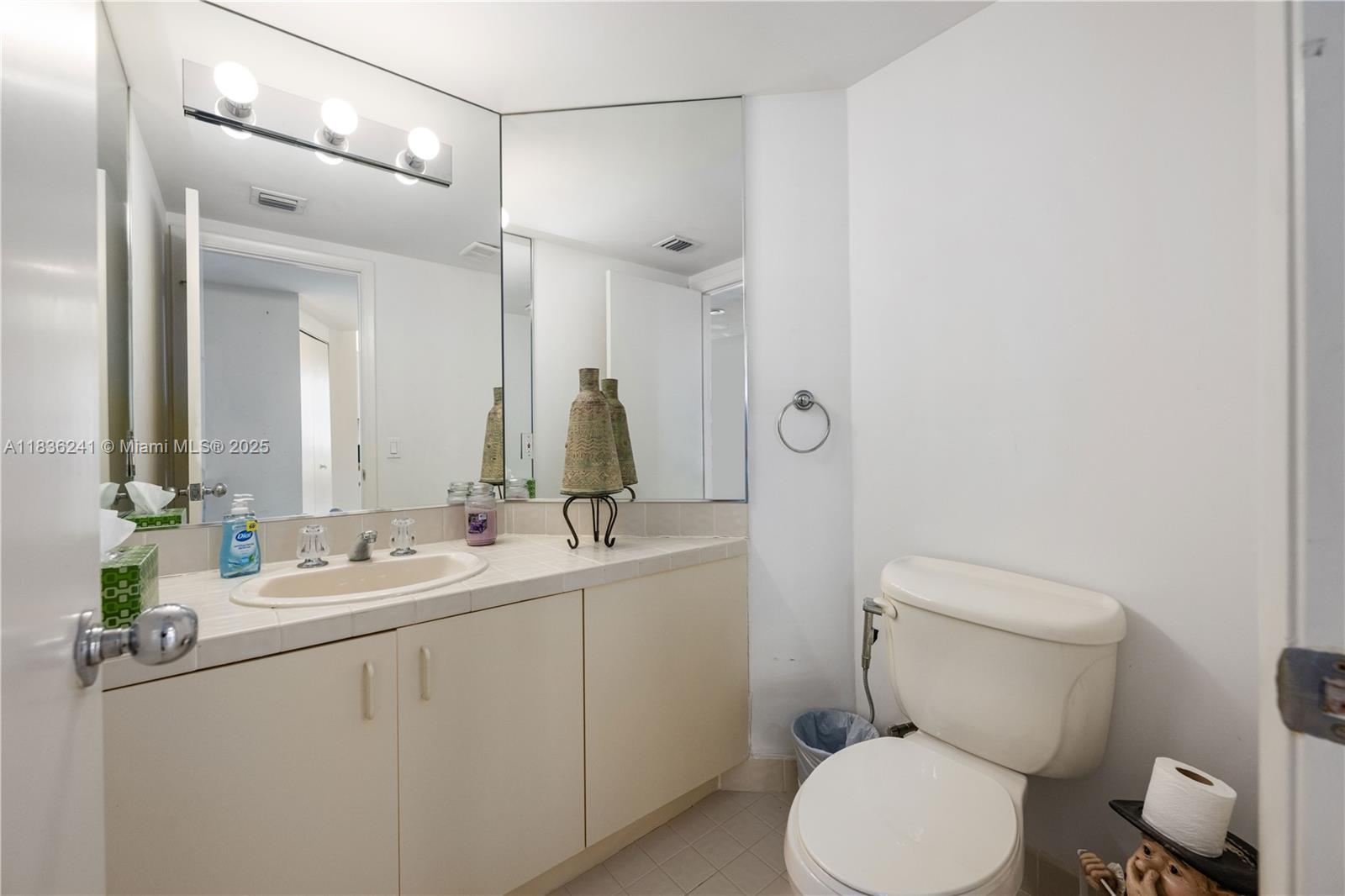 1000 W Island Blvd #2909, Aventura, Florida image 12