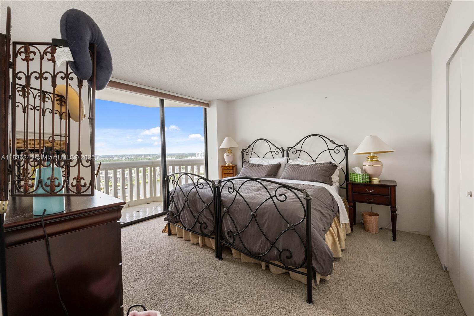 1000 W Island Blvd #2909, Aventura, Florida image 13
