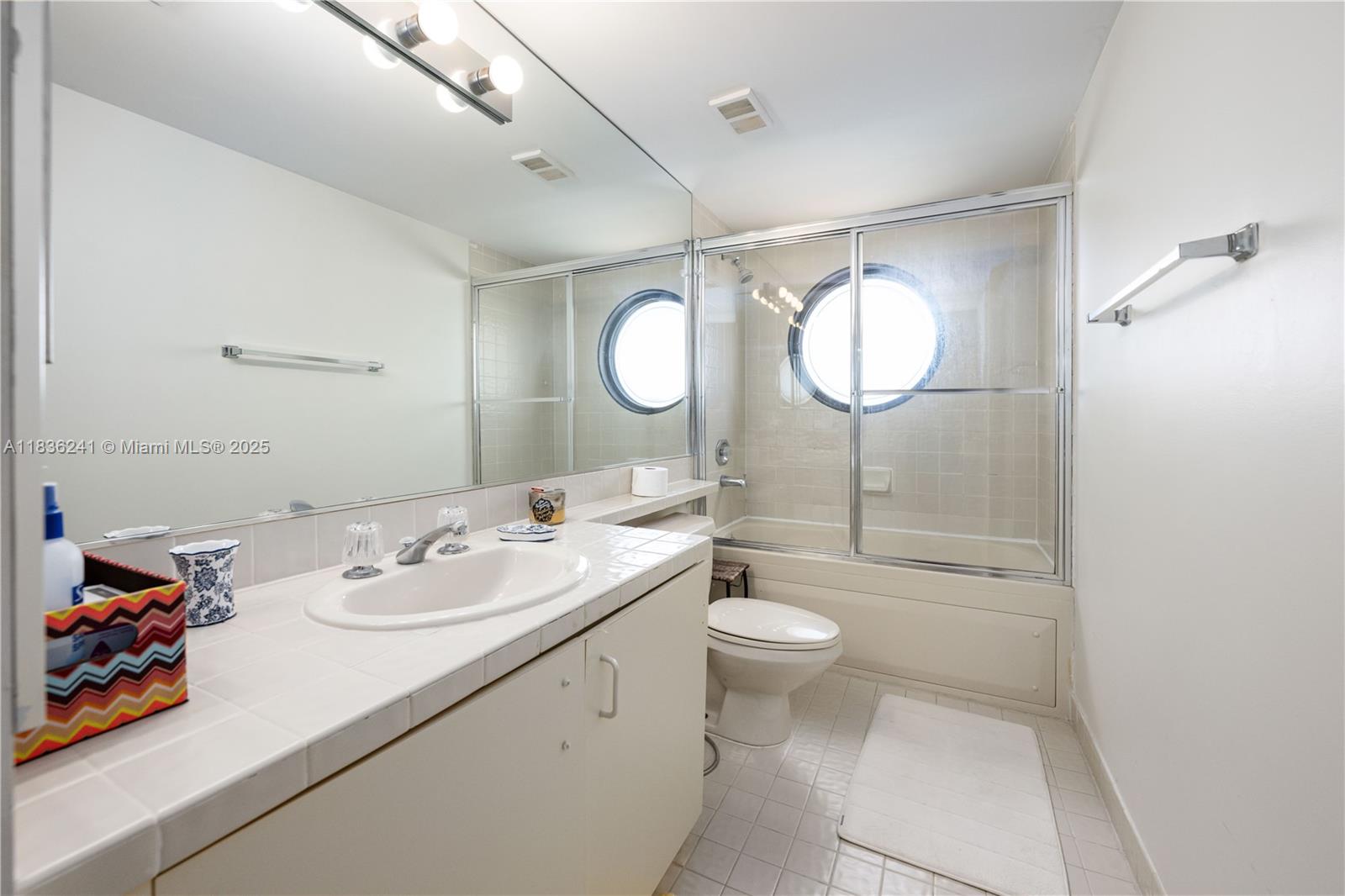 1000 W Island Blvd #2909, Aventura, Florida image 16