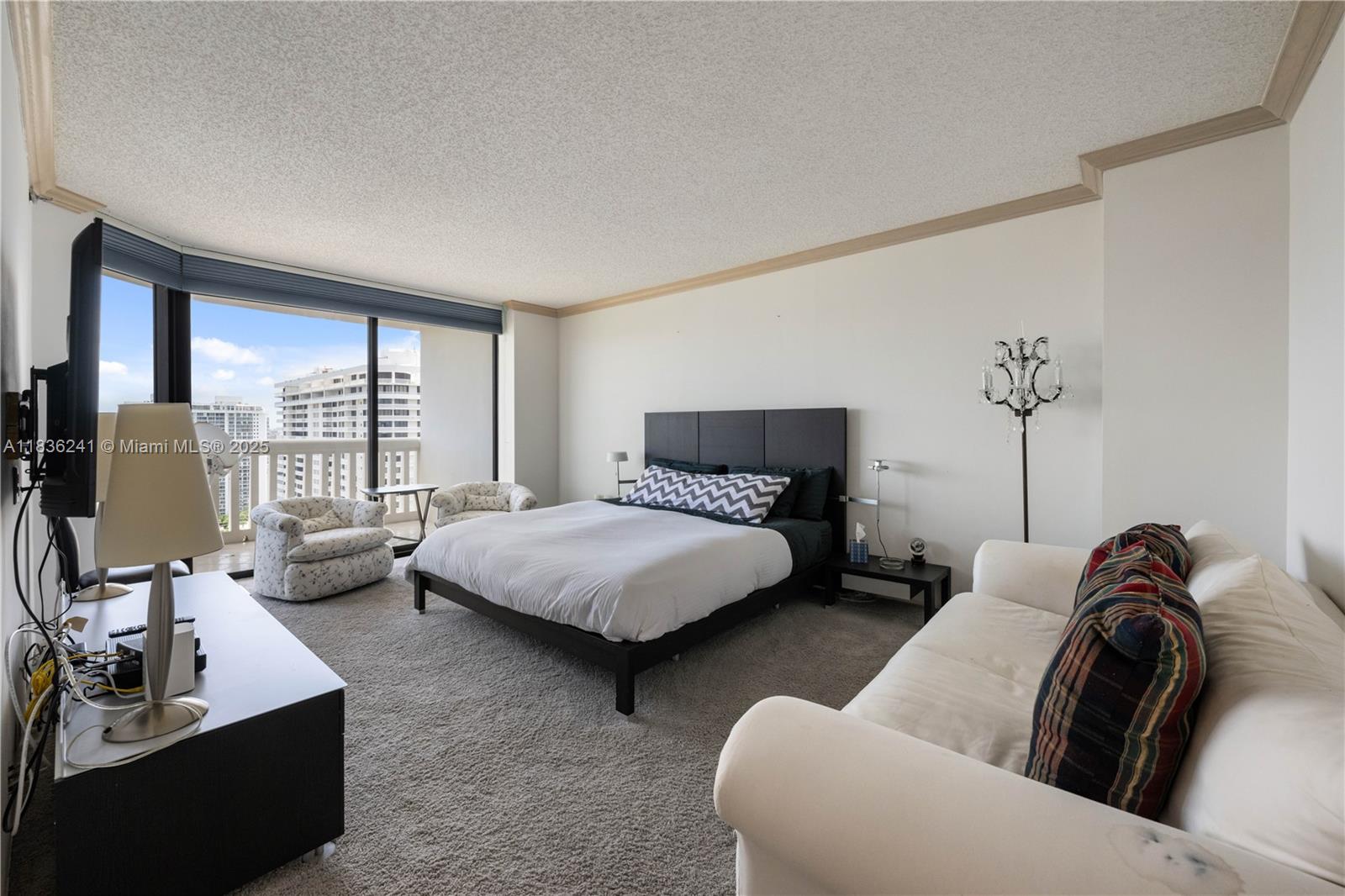 1000 W Island Blvd #2909, Aventura, Florida image 21