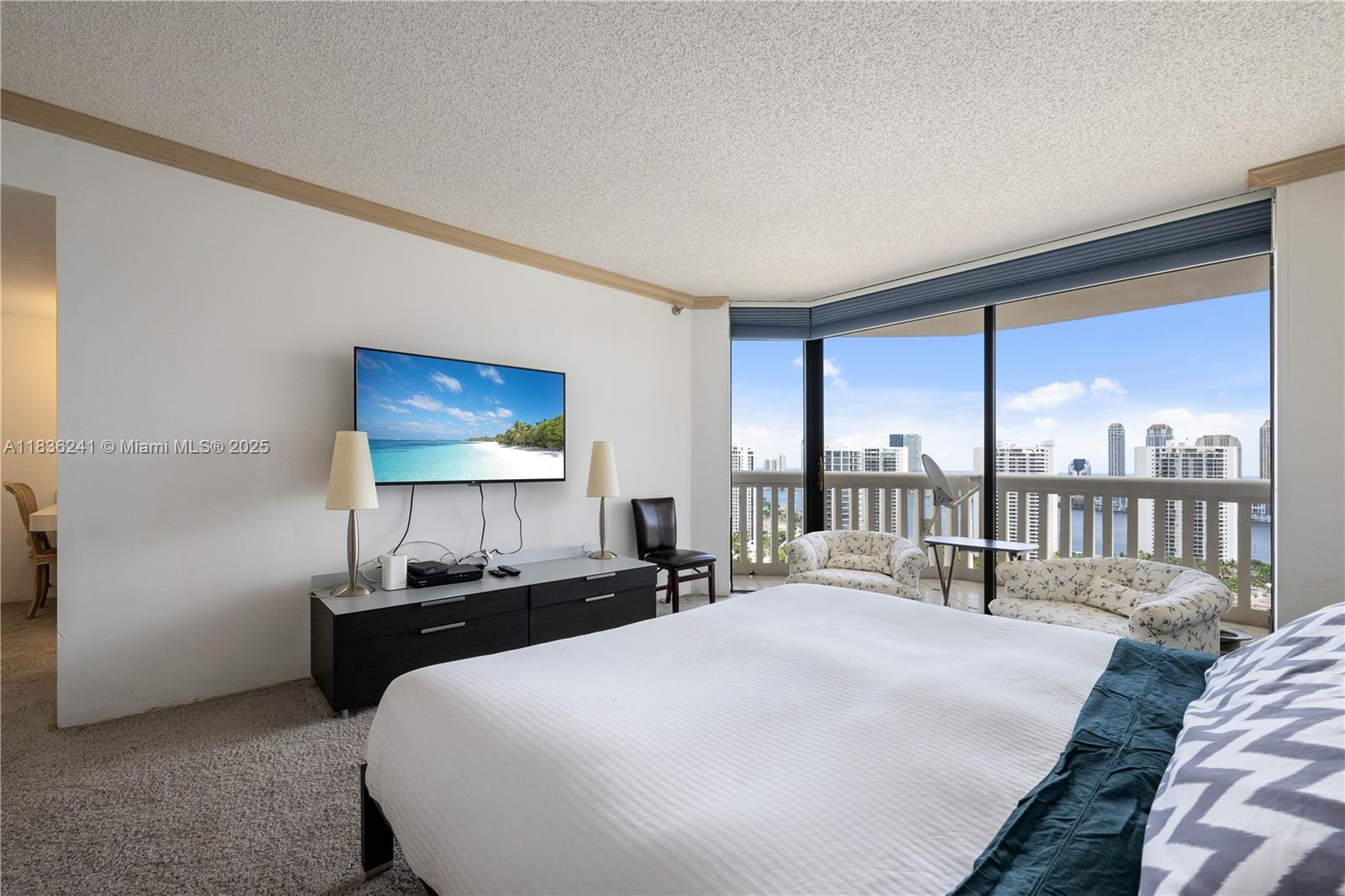 1000 W Island Blvd #2909, Aventura, Florida image 22