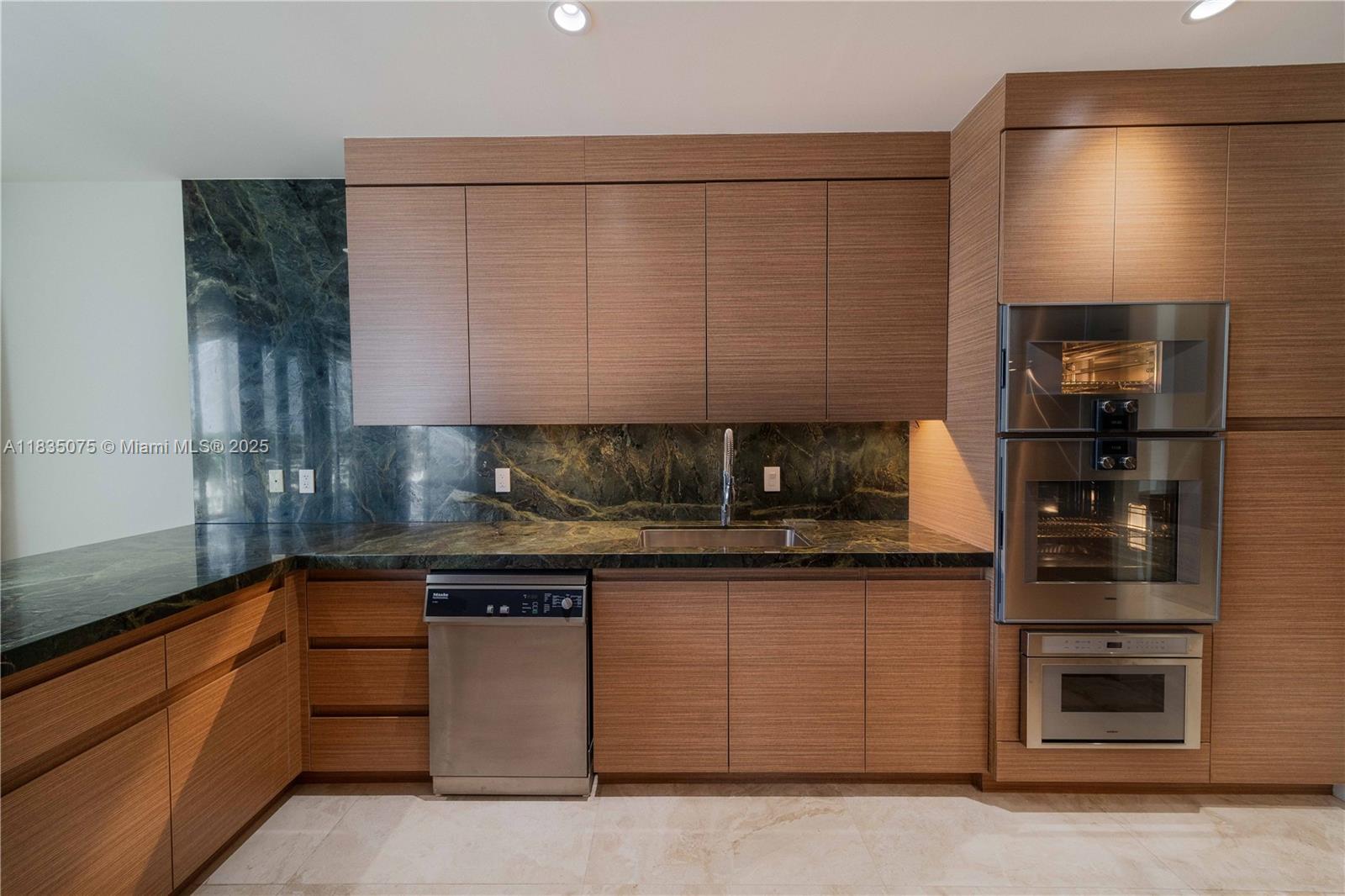 1110 Seminole Dr #502, Fort Lauderdale, Florida image 11