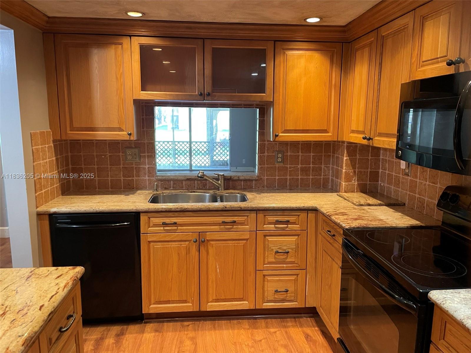 8735 Ramblewood Dr #114, Coral Springs, Florida image 1
