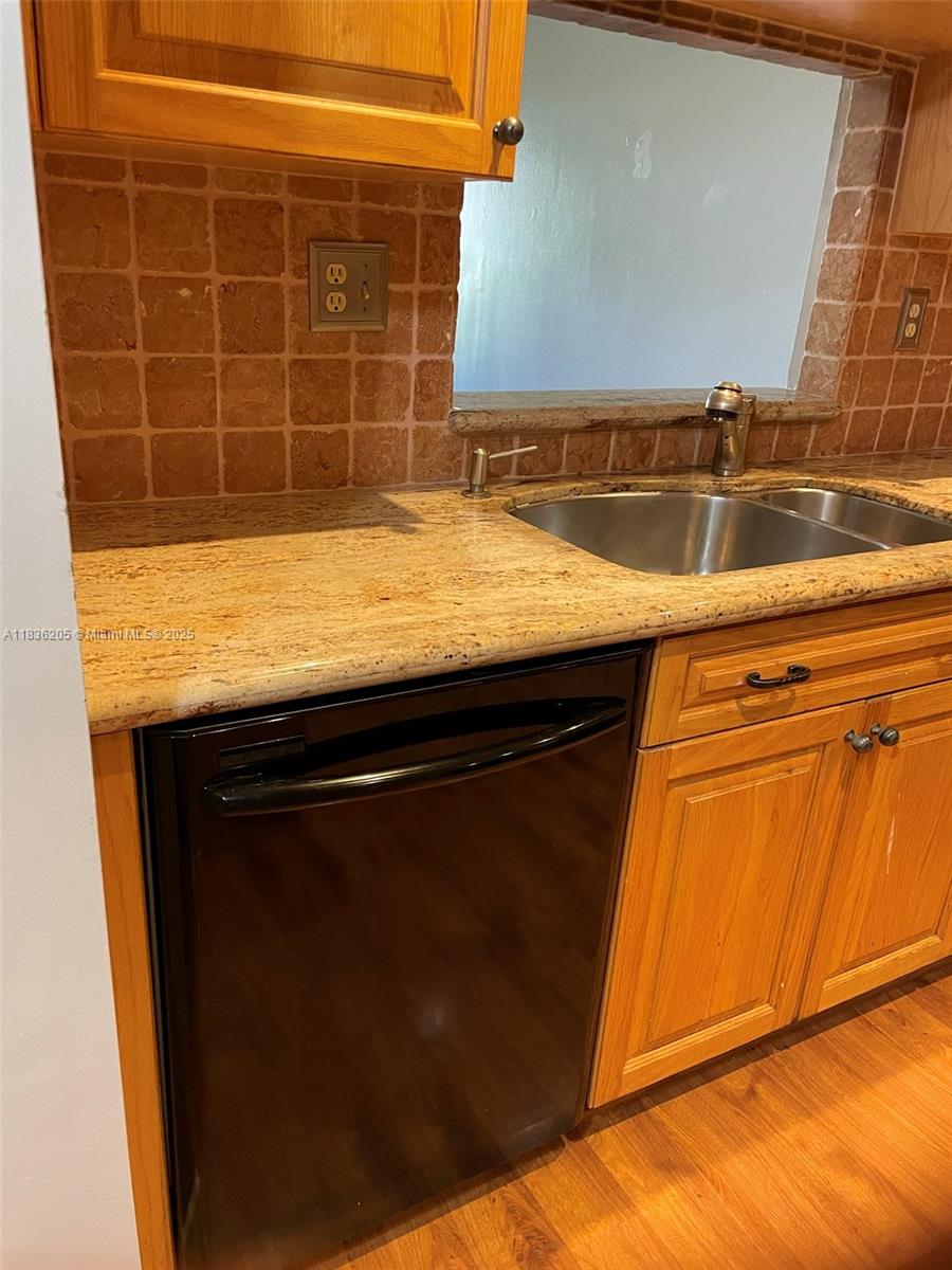 8735 Ramblewood Dr #114, Coral Springs, Florida image 11