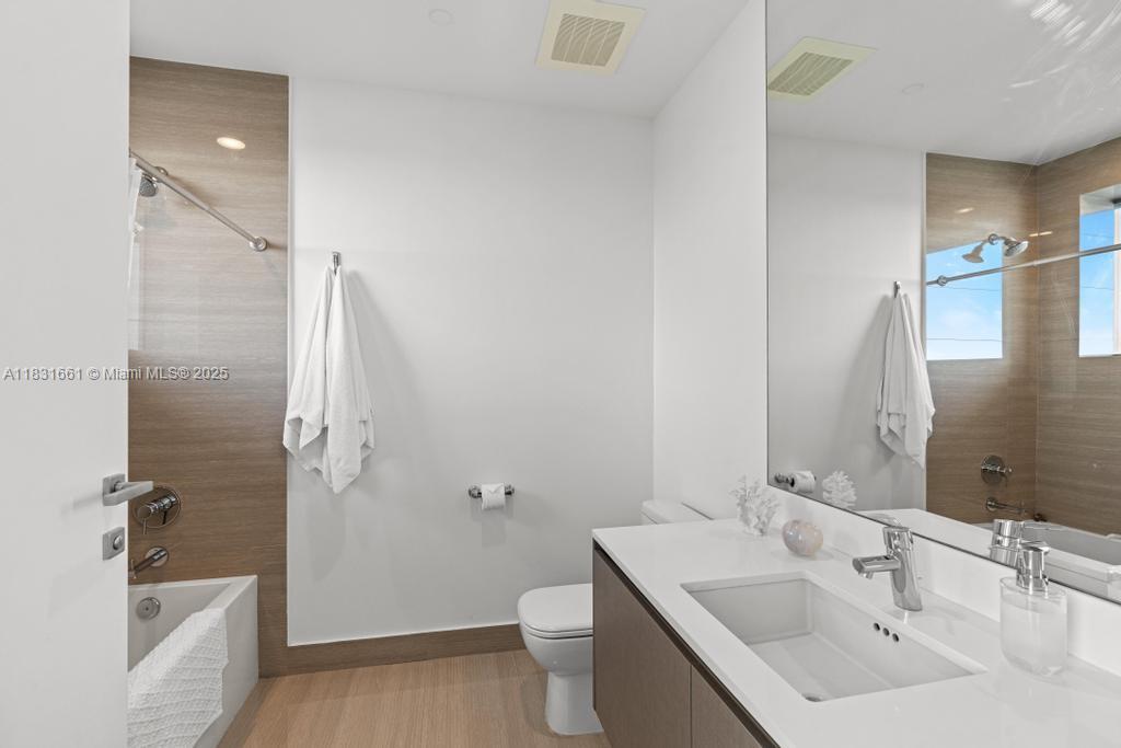 3250 NE 188th St #904, Aventura, Florida image 28