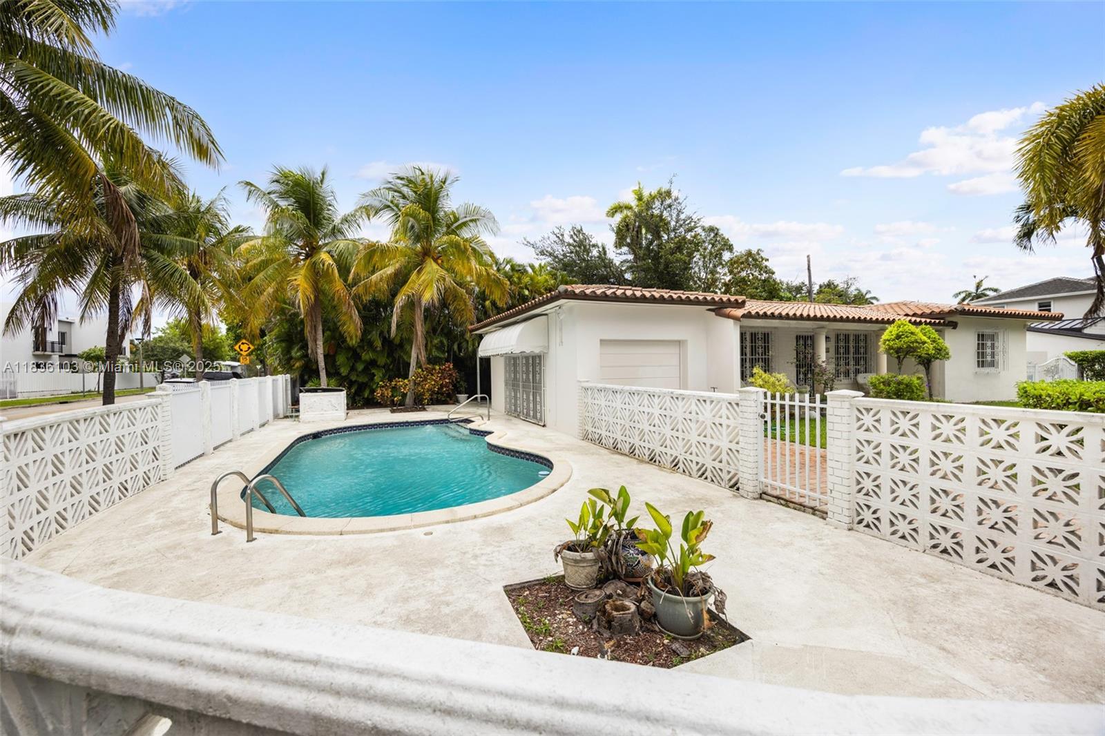 811 SW 25th Rd, Miami, Florida image 22