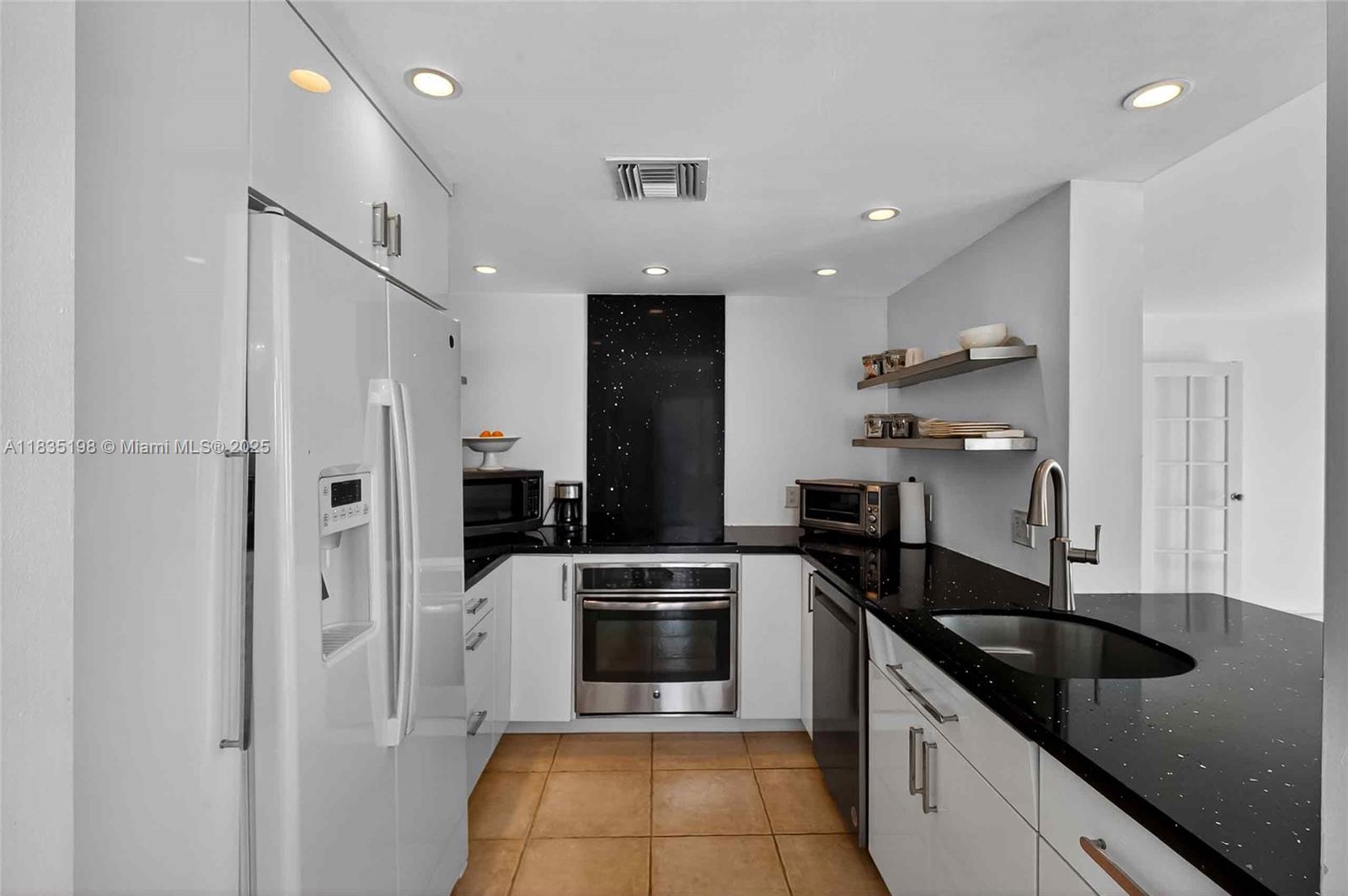 1600 S Bayshore Ln #3A, Coconut Grove, Florida image 16