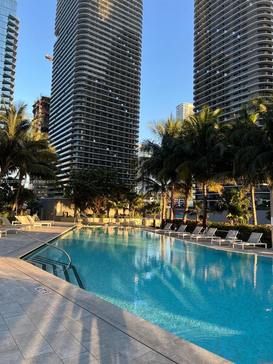 Apartamento para Alugar em Miami, FL