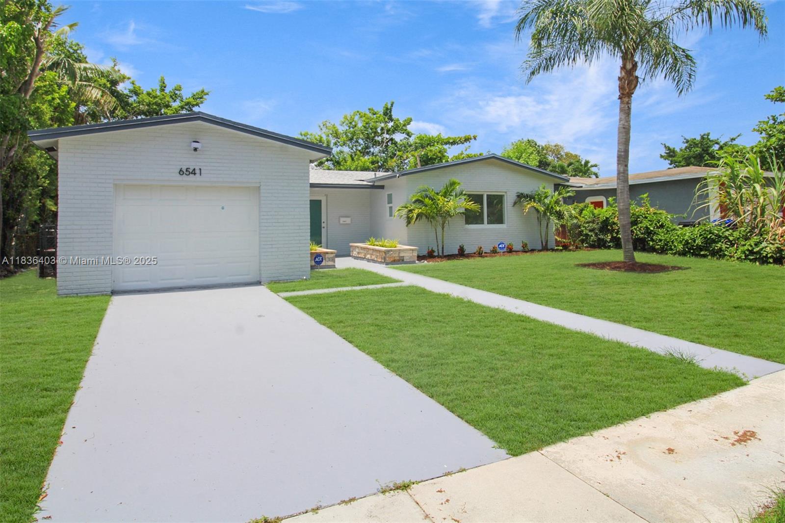 6541 SW 8th St, North Lauderdale, Florida image 1