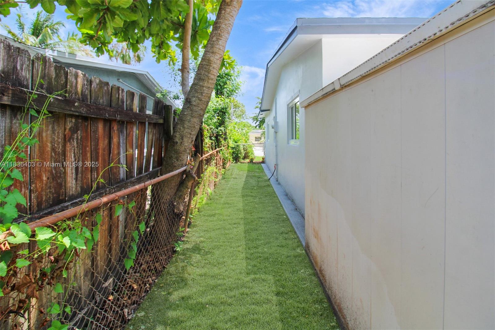 6541 SW 8th St, North Lauderdale, Florida image 32