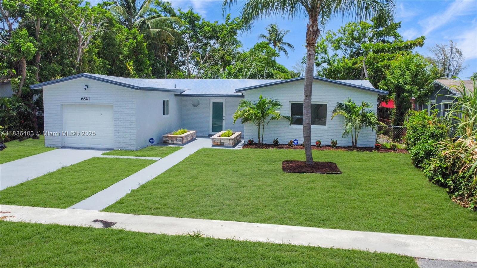 6541 SW 8th St, North Lauderdale, Florida image 4