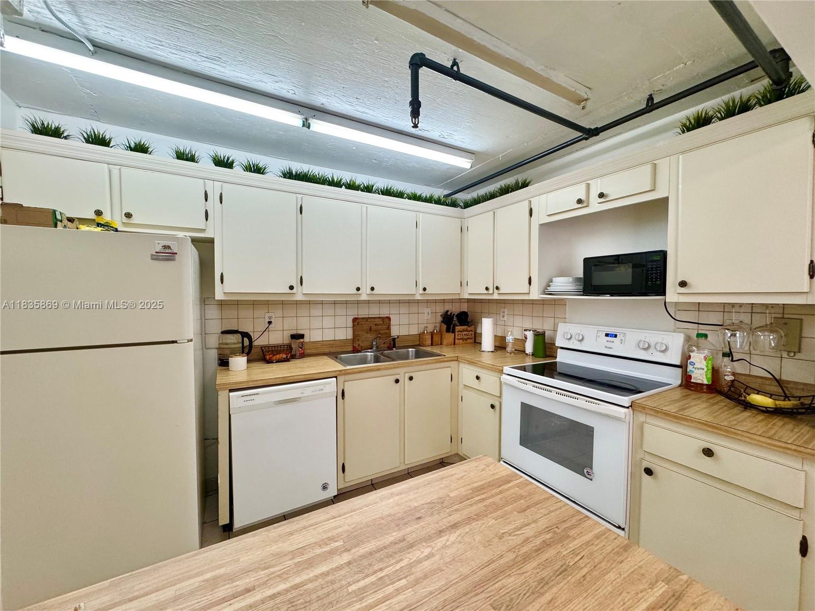 210 174th St #1215, Sunny Isles Beach, Florida image 13
