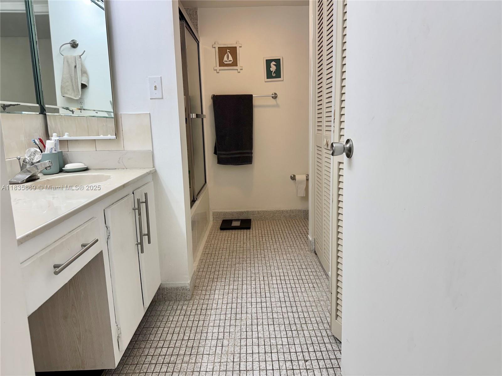 210 174th St #1215, Sunny Isles Beach, Florida image 16
