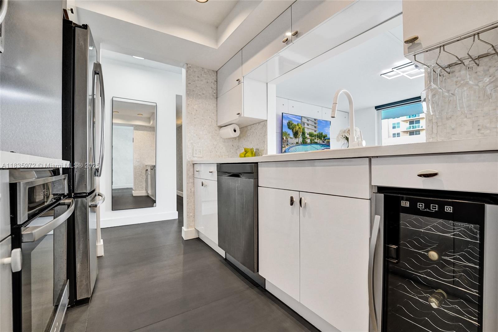 430 Golden Isles Dr #201, Hallandale Beach, Florida image 31