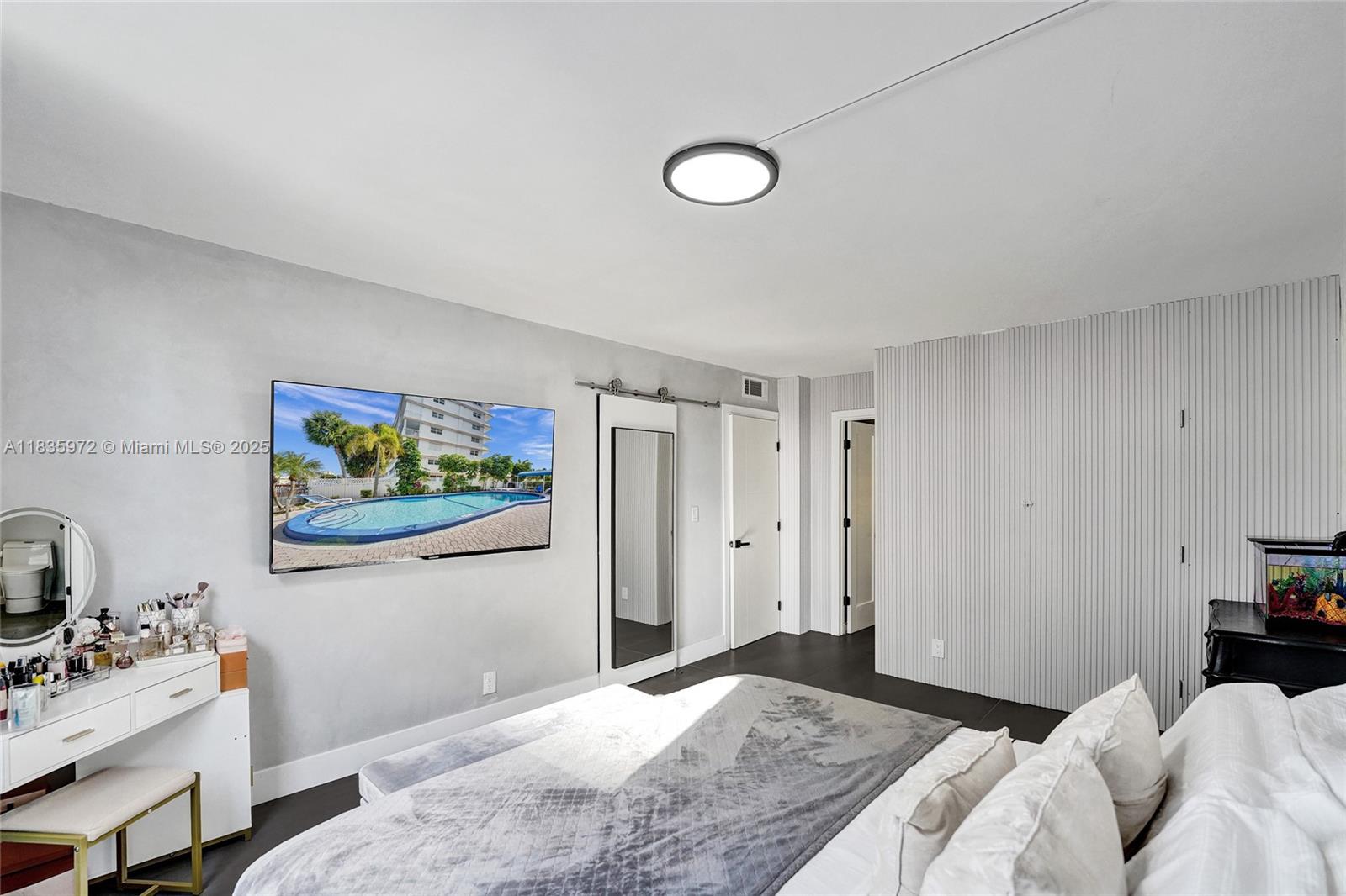 430 Golden Isles Dr #201, Hallandale Beach, Florida image 39