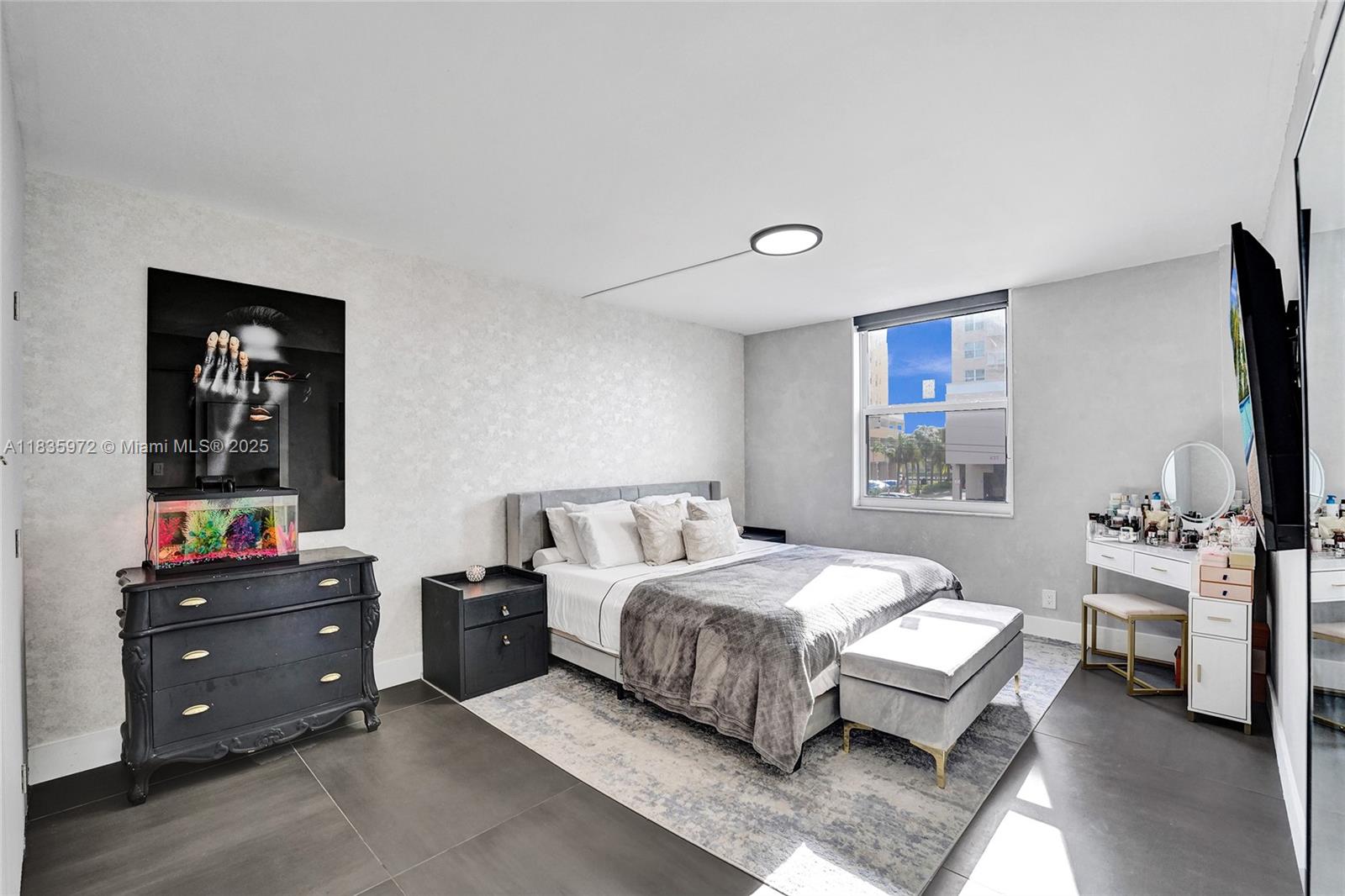 430 Golden Isles Dr #201, Hallandale Beach, Florida image 7