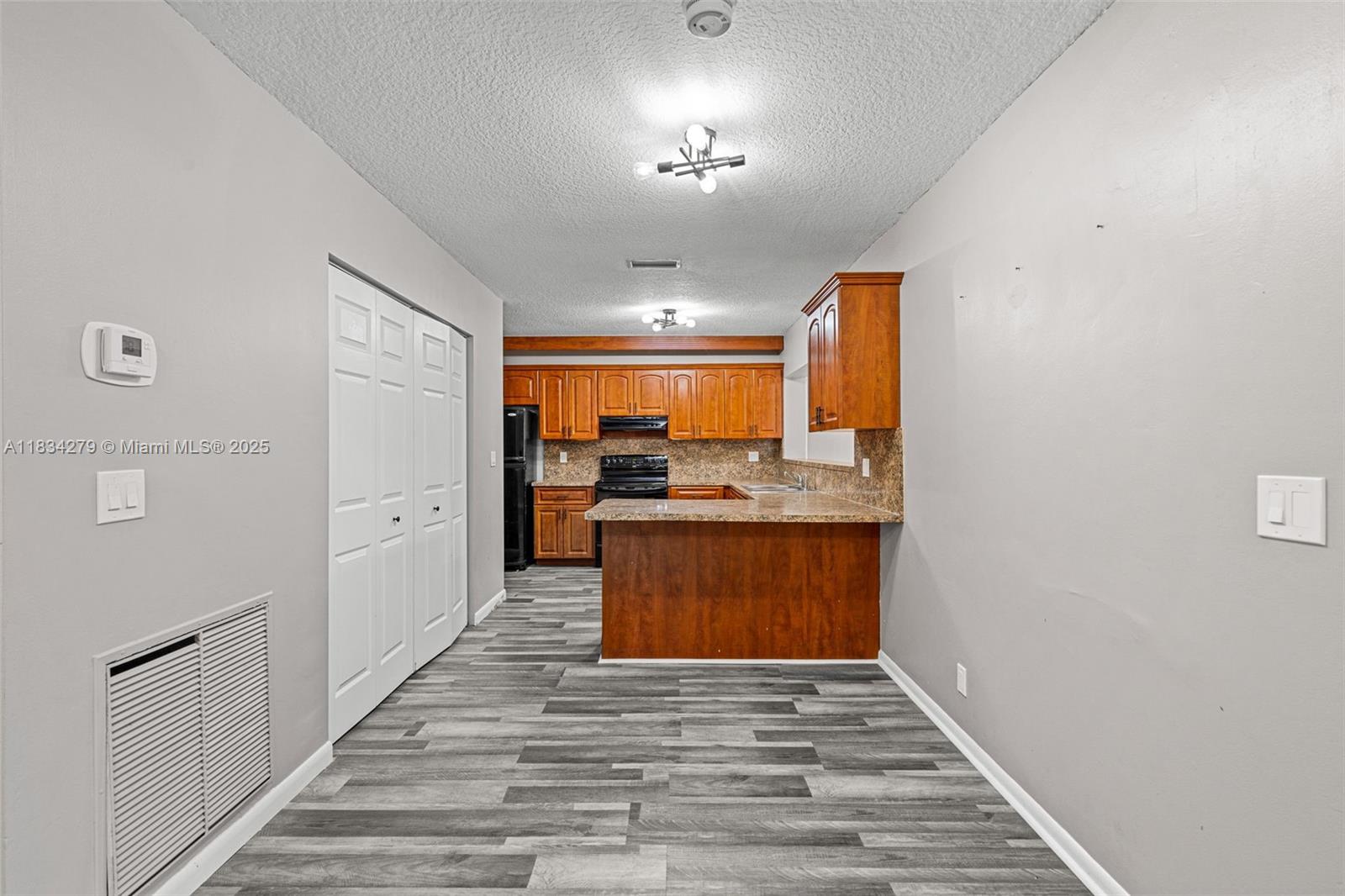 10203 SW 49th Pl, Cooper City, Florida image 10