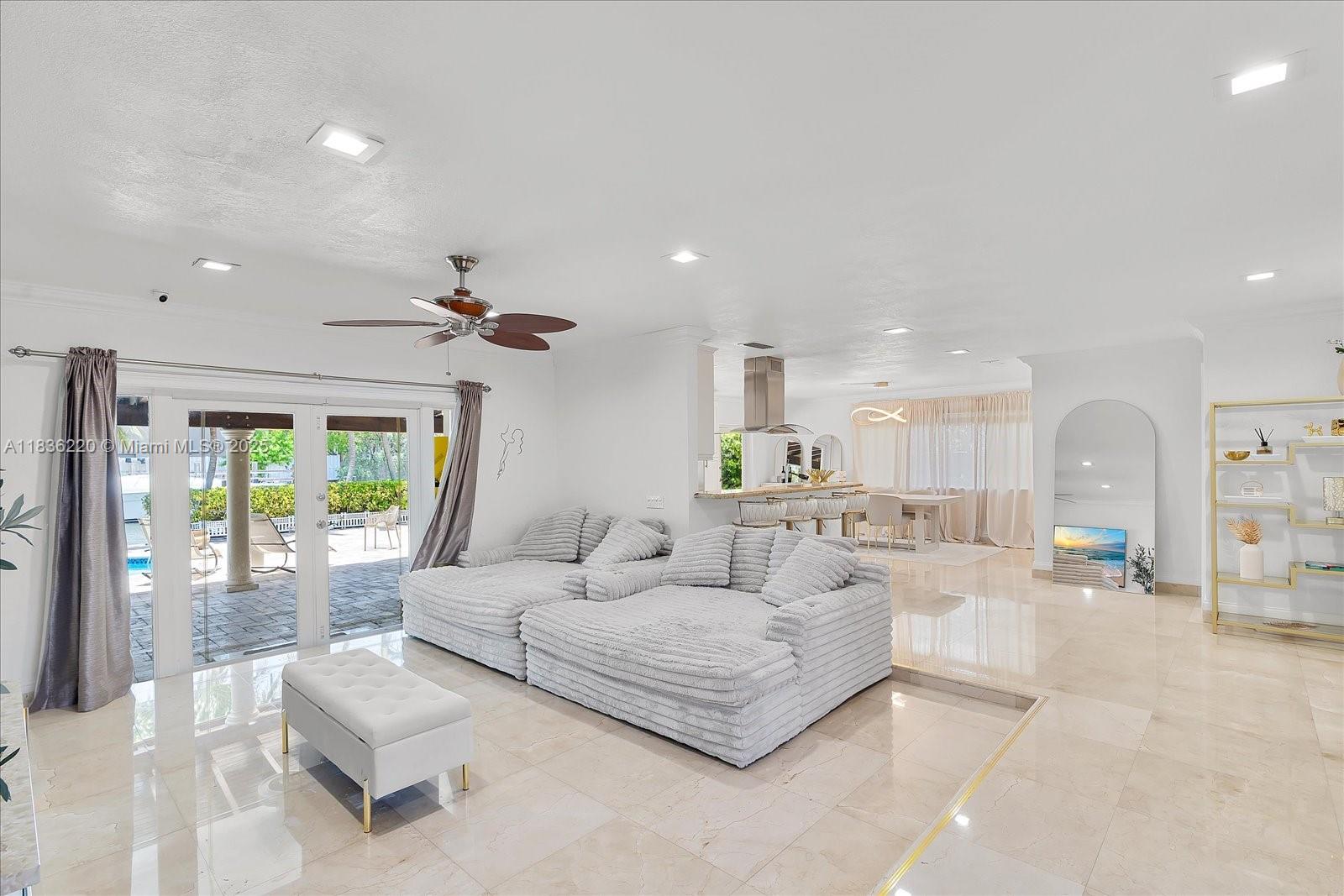 3220 NE 164th St, North Miami Beach, Florida image 4