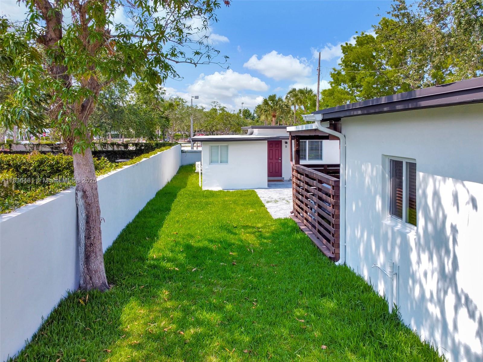 2055 NE 140th St, North Miami Beach, Florida image 10