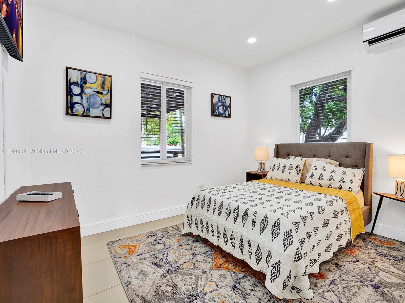 2055 NE 140th St, North Miami Beach, Florida image 17