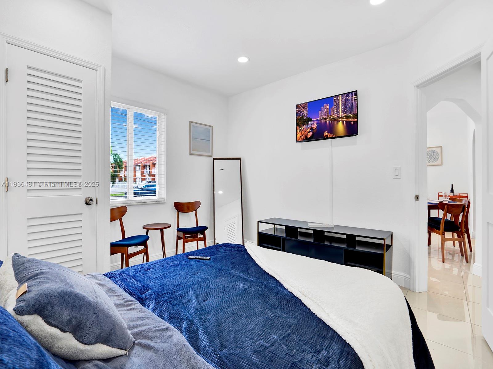2055 NE 140th St, North Miami Beach, Florida image 22