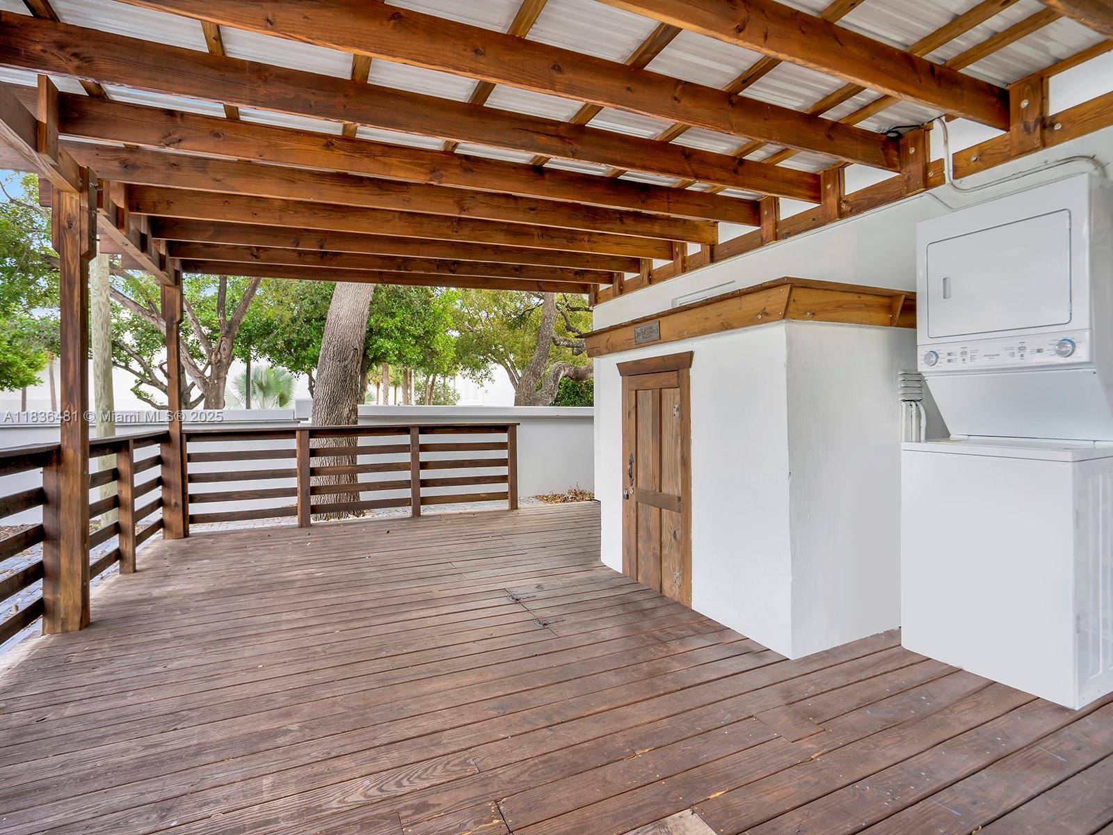 2055 NE 140th St, North Miami Beach, Florida image 35