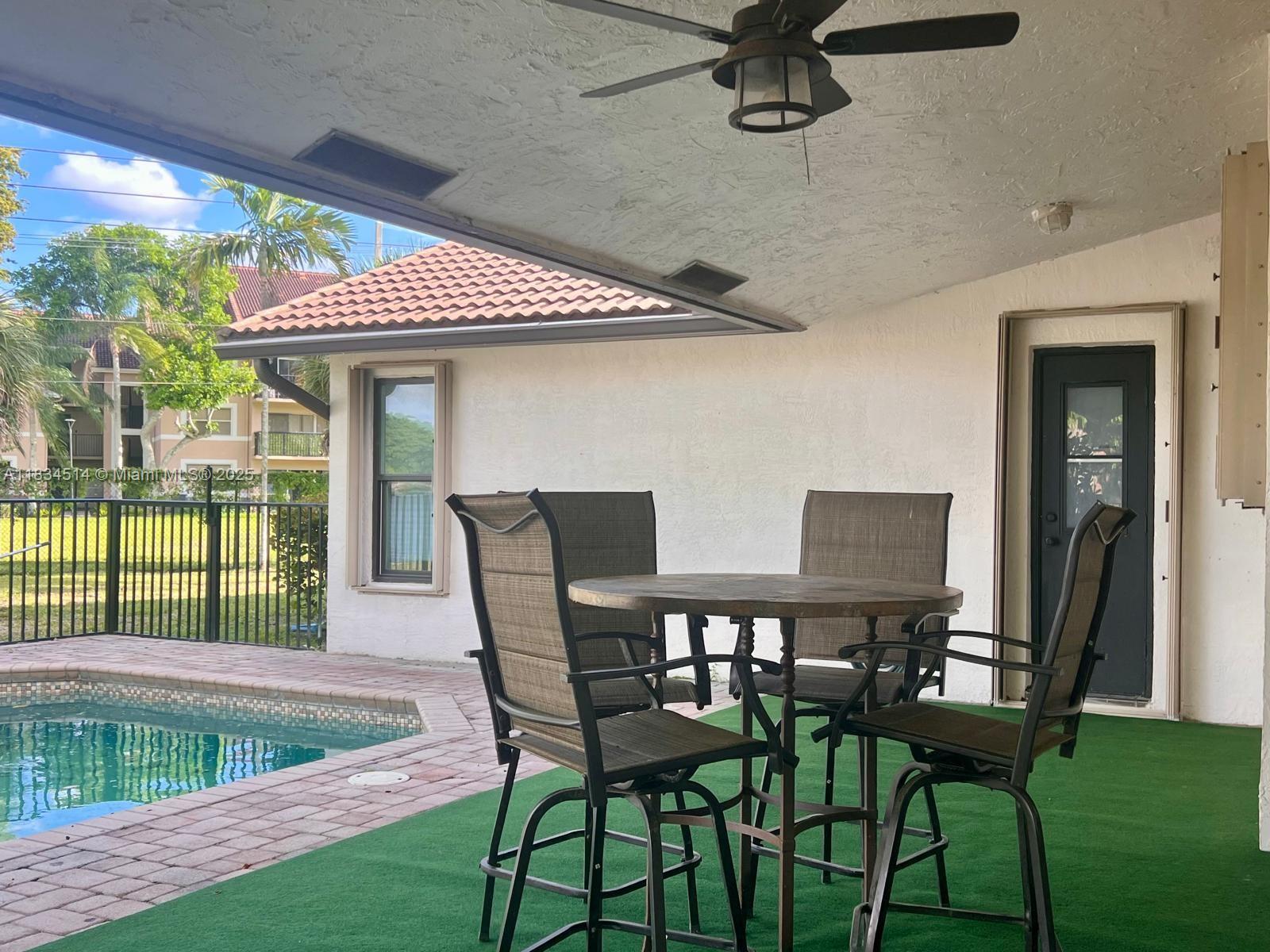 8924 47th Ct, Coral Springs, Florida image 9