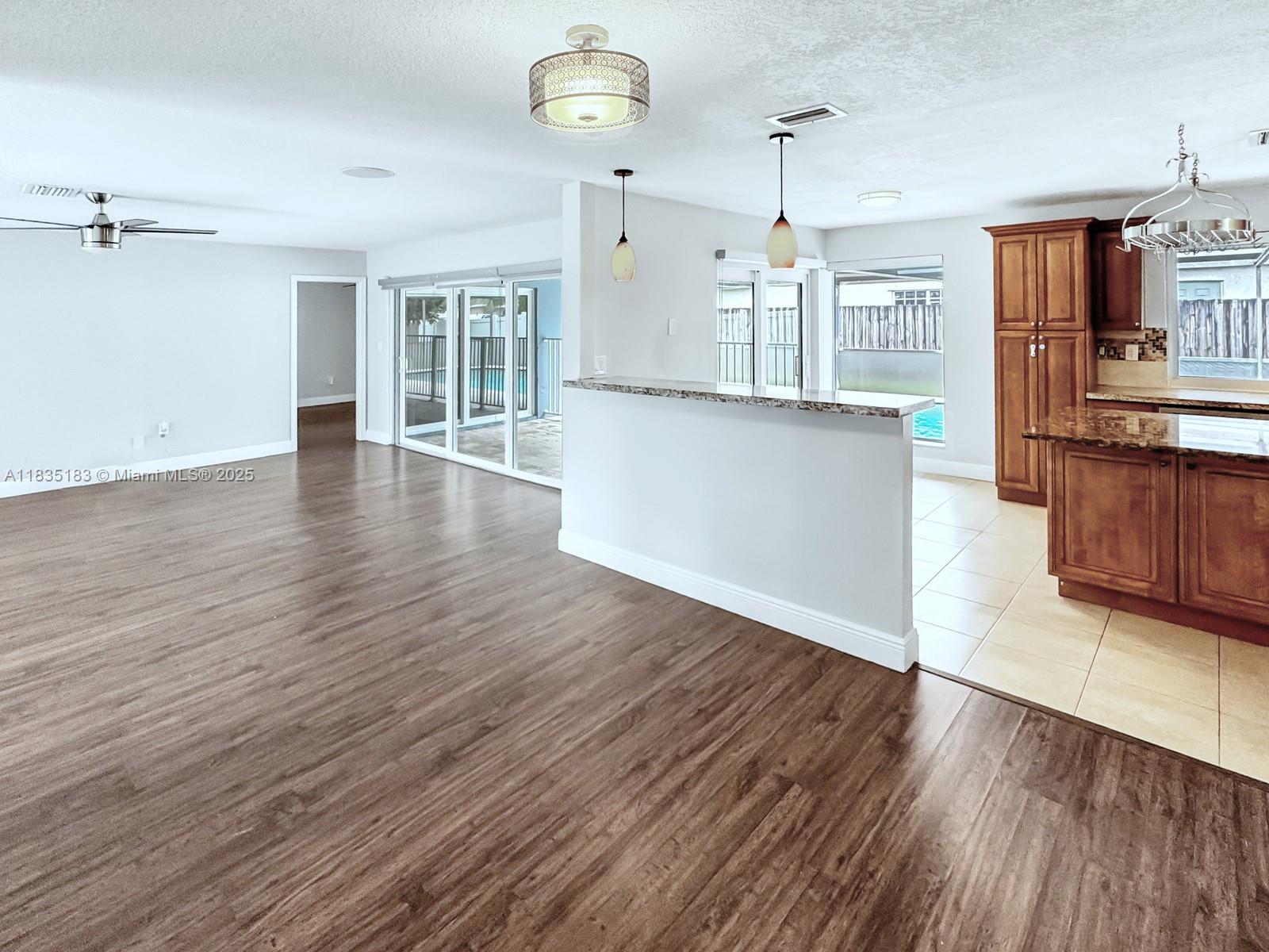 2040 NW 86th Ave, Sunrise, Florida image 10