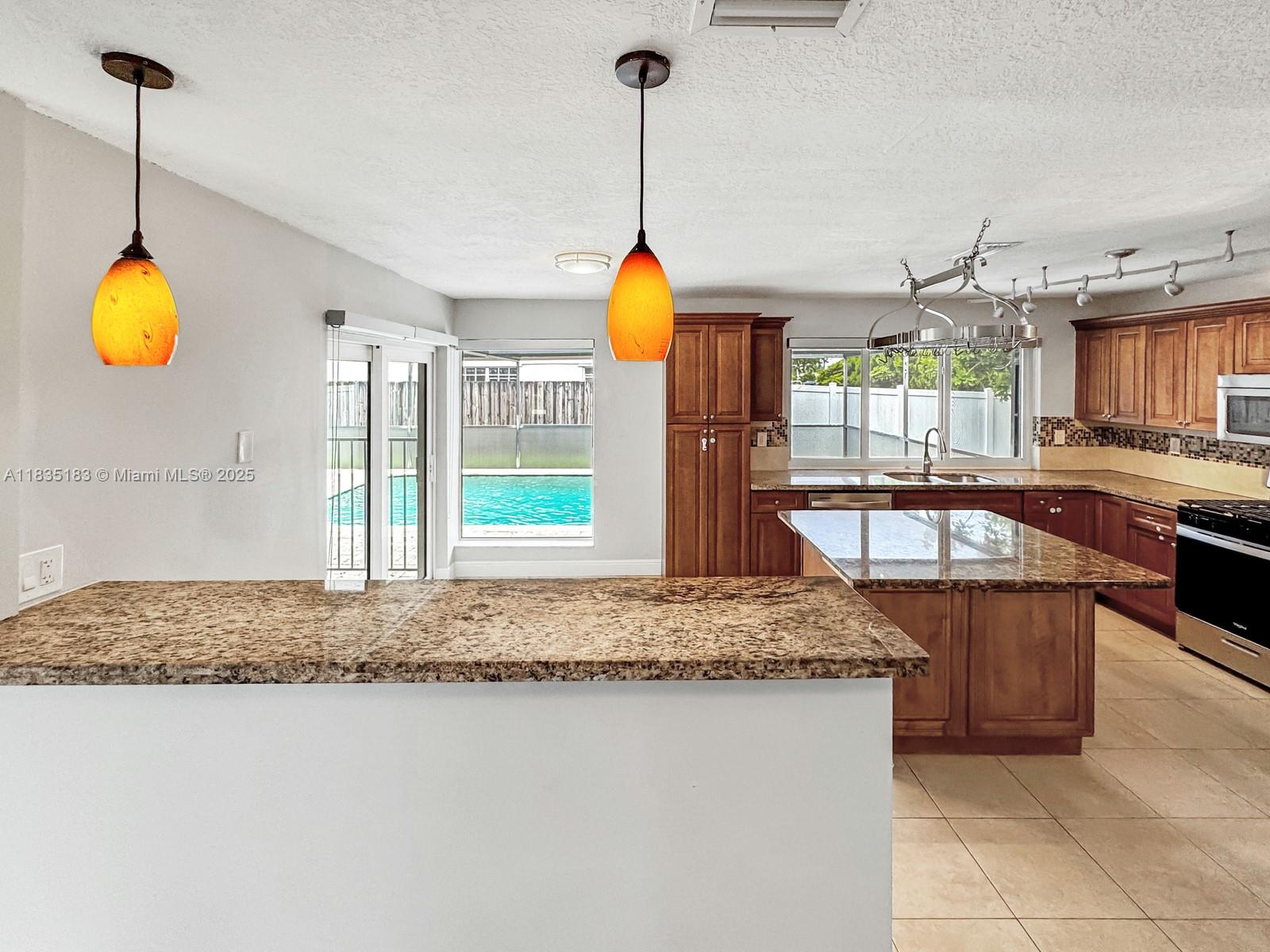 2040 NW 86th Ave, Sunrise, Florida image 15