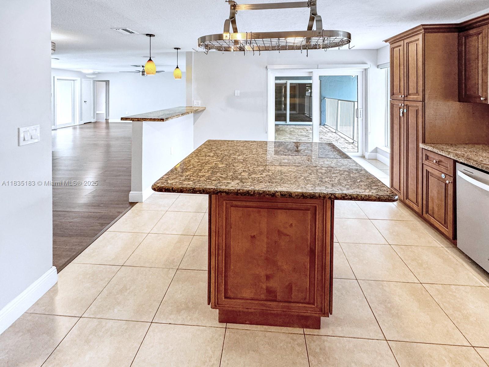 2040 NW 86th Ave, Sunrise, Florida image 16