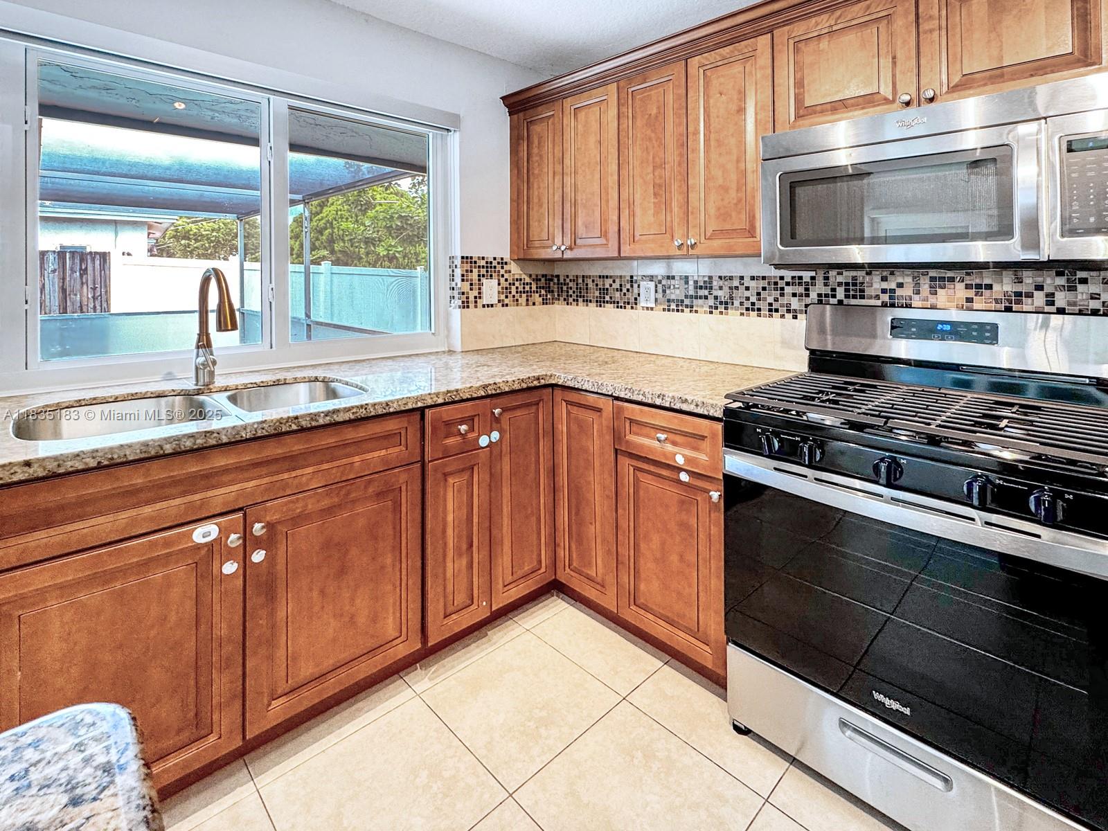2040 NW 86th Ave, Sunrise, Florida image 17