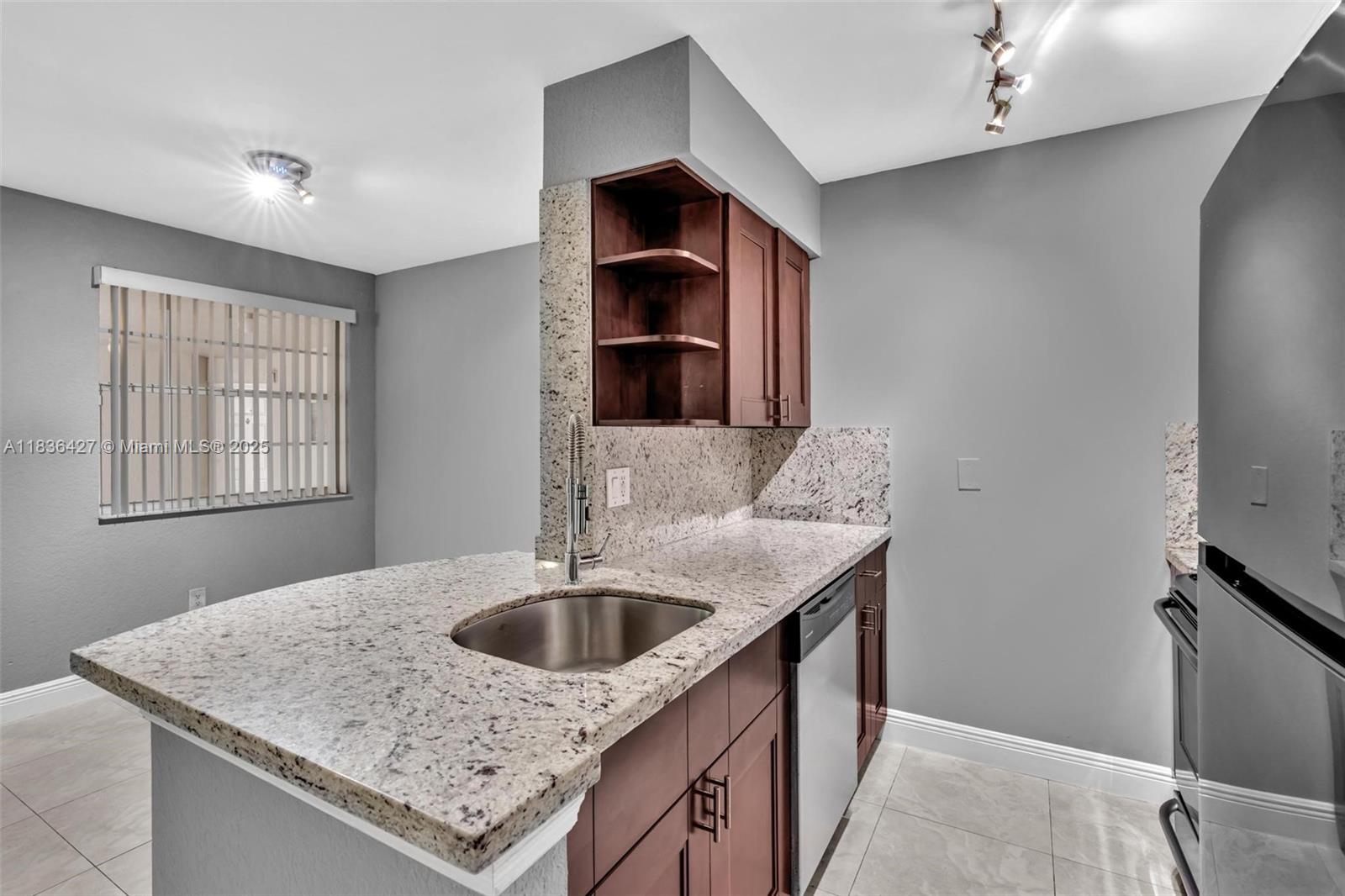 Property photo # 0