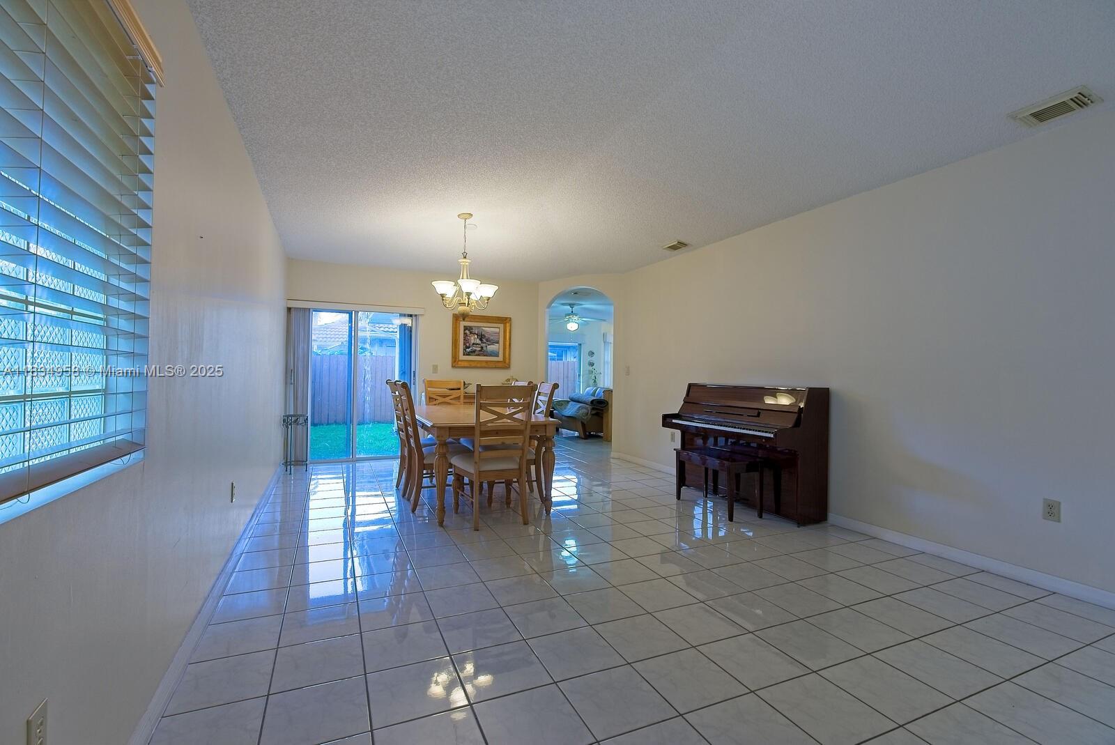 10360 SW 22nd St, Miami, Florida image 4