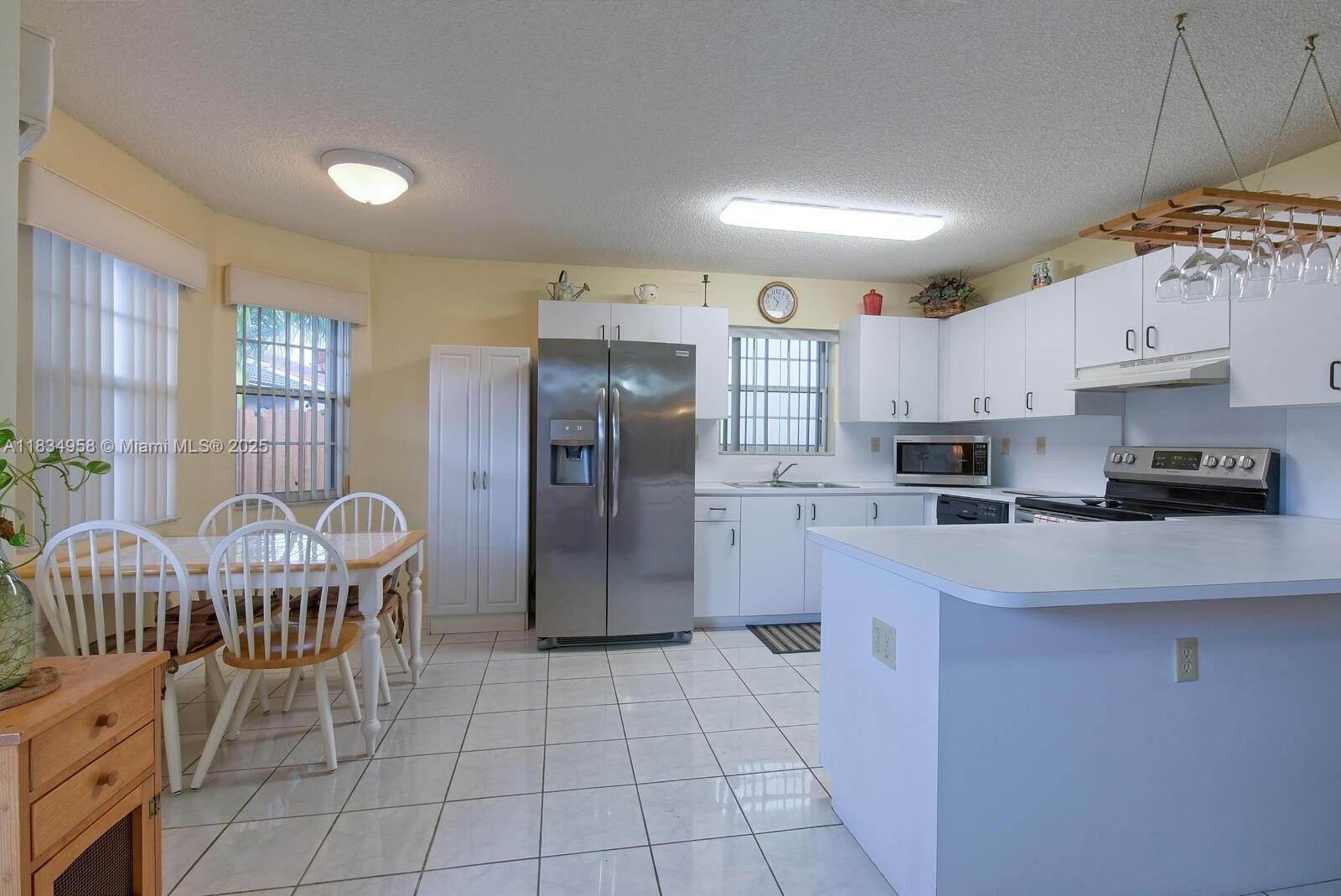 10360 SW 22nd St, Miami, Florida image 7