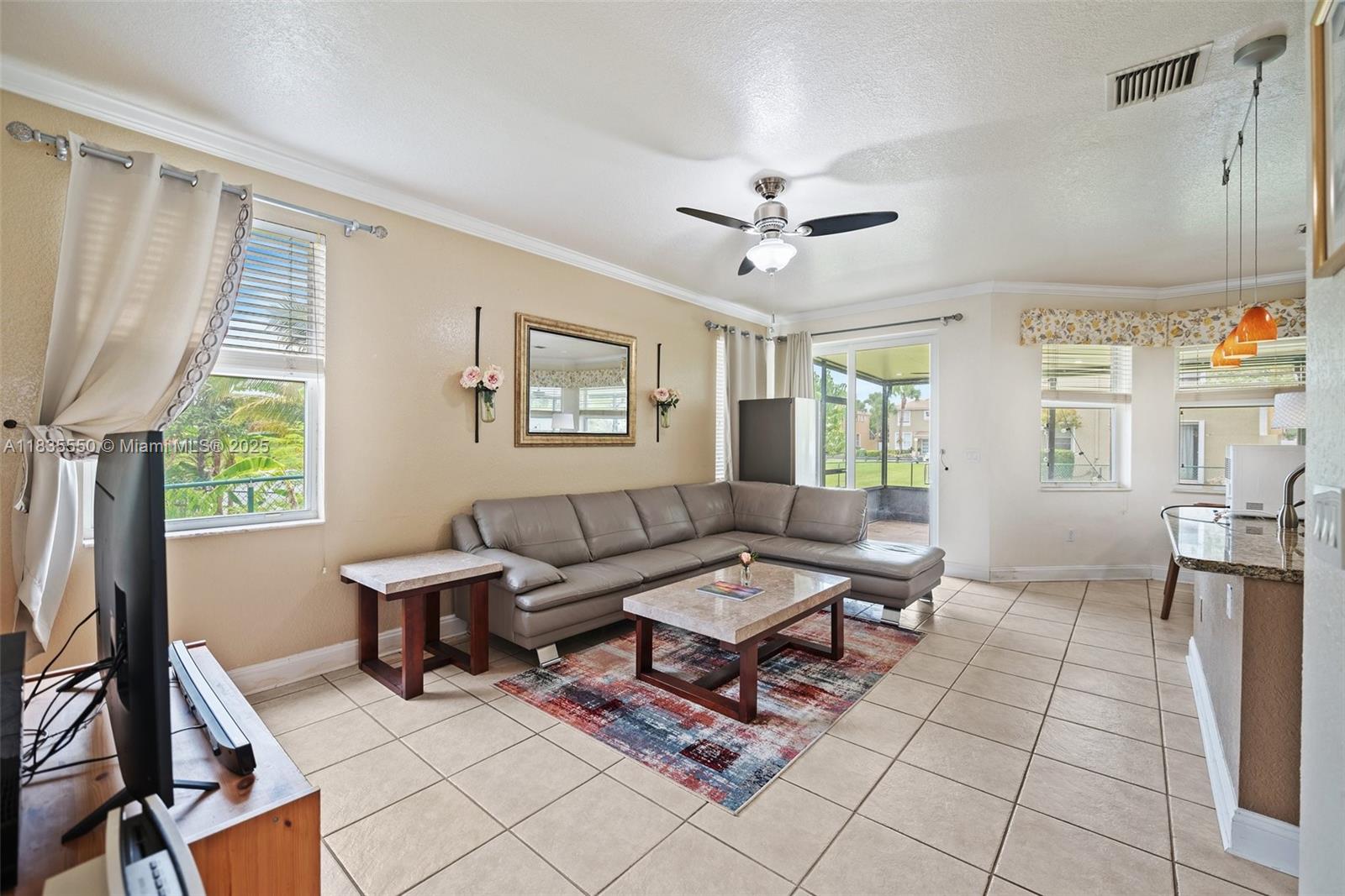 15376 NW 14th Mnr, Pembroke Pines, Florida image 12
