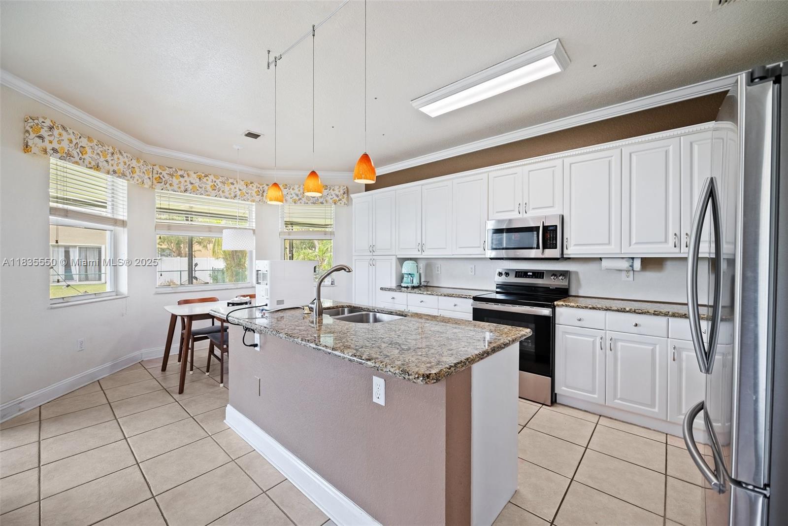 15376 NW 14th Mnr, Pembroke Pines, Florida image 13