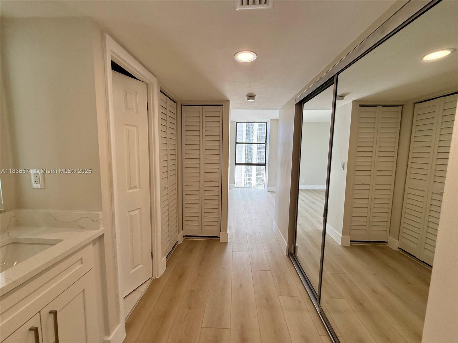 20335 W Country Club Dr #1203, Aventura, Florida image 11