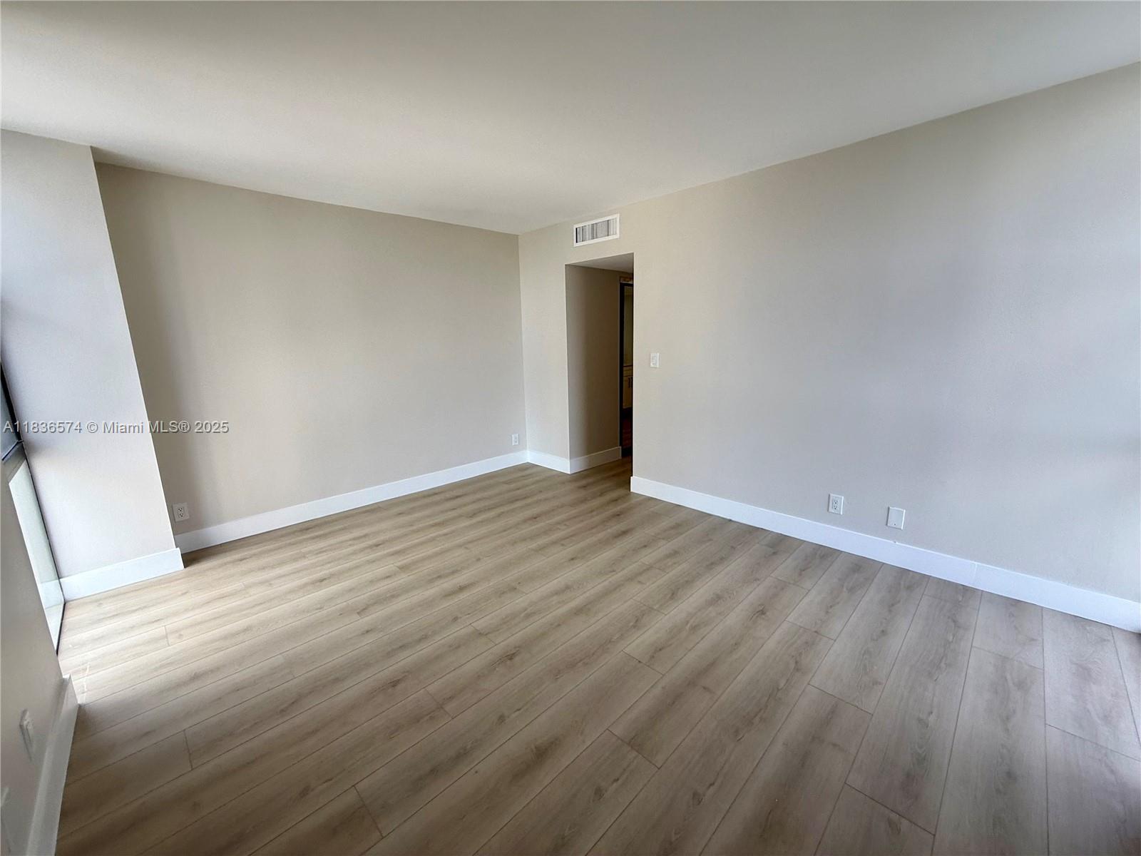20335 W Country Club Dr #1203, Aventura, Florida image 14