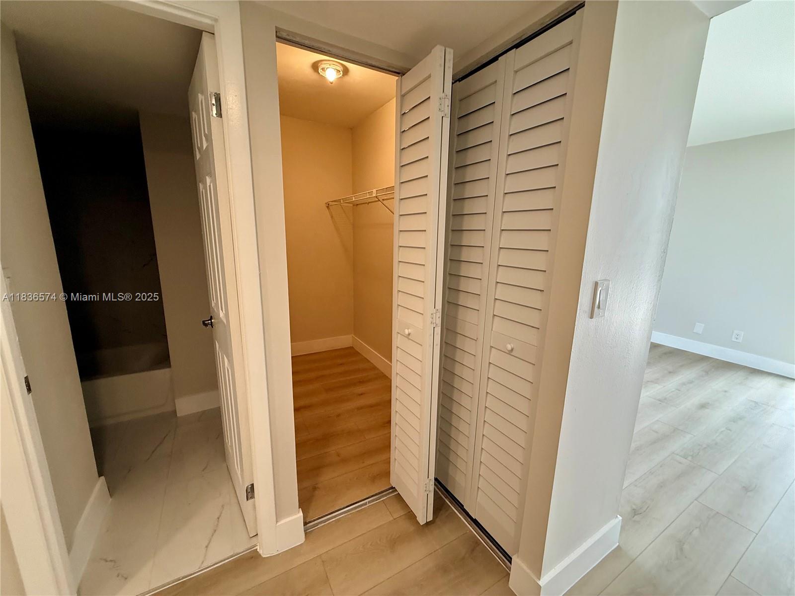20335 W Country Club Dr #1203, Aventura, Florida image 15