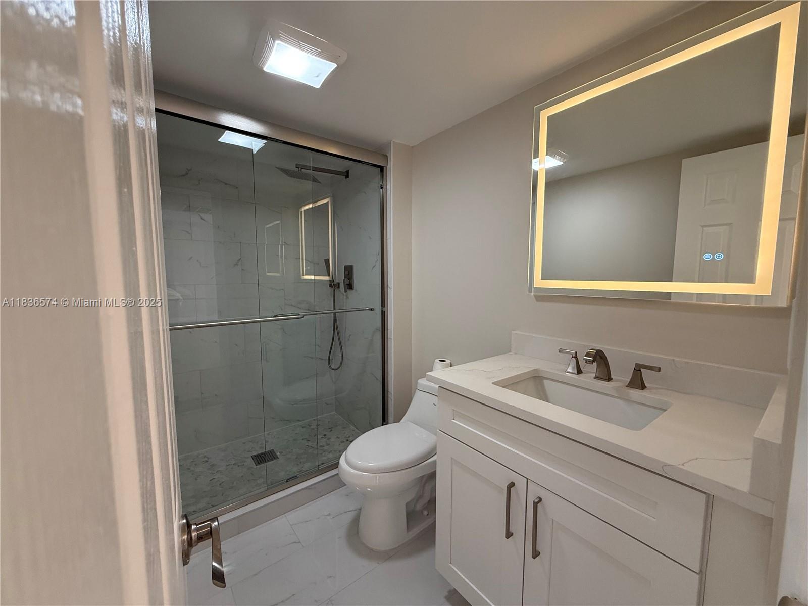 20335 W Country Club Dr #1203, Aventura, Florida image 17